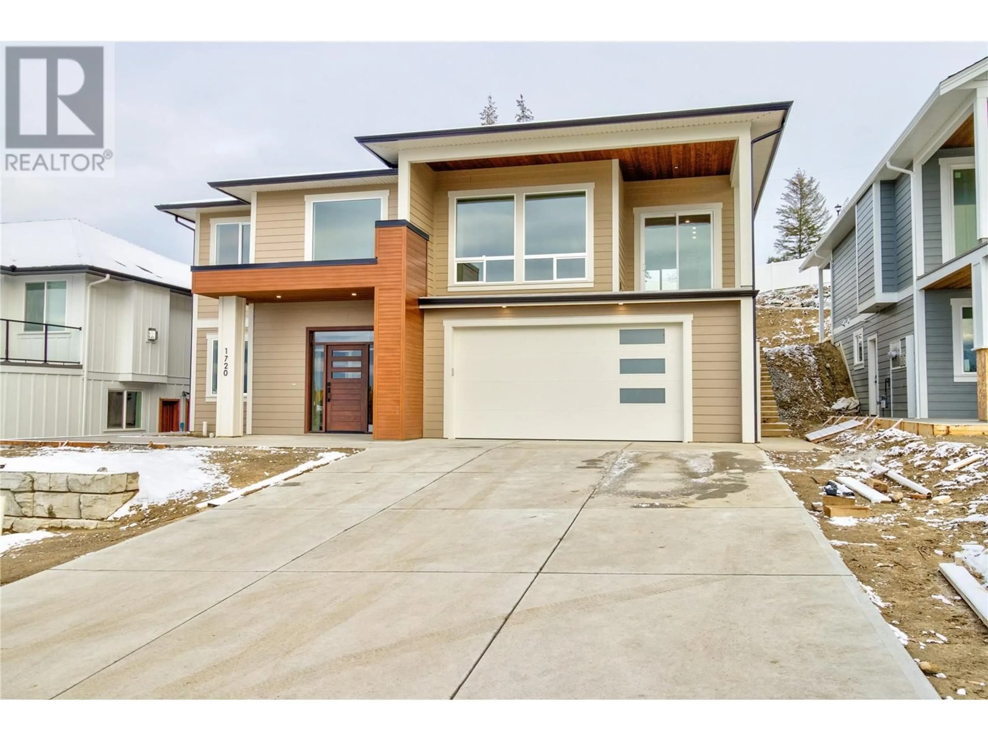 Frontside or backside of a home, the street view for 1720 9 Street SE, Salmon Arm British Columbia V1E0G9