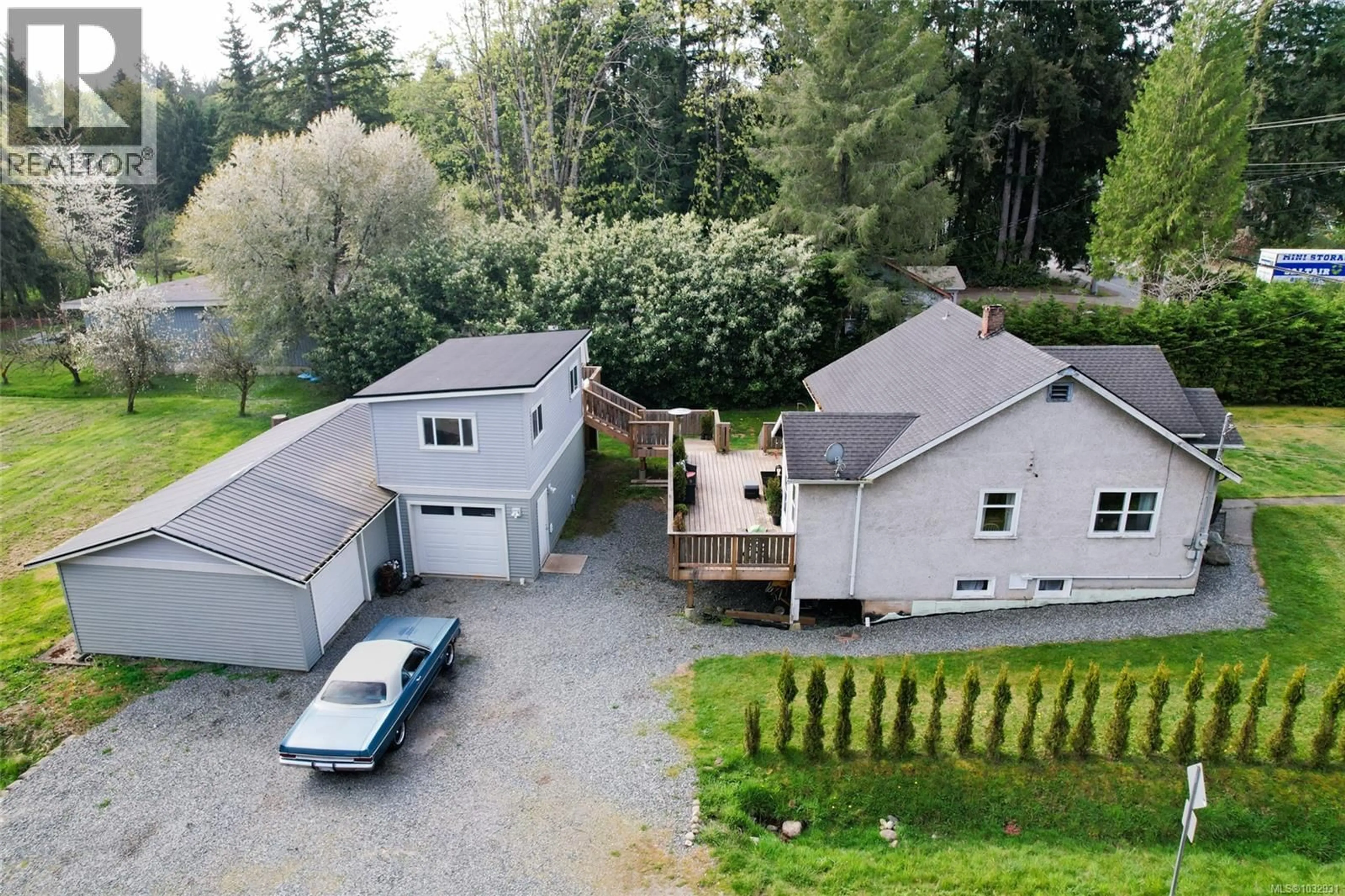 A pic from outside/outdoor area/front of a property/back of a property/a pic from drone, unknown for 10845 CHEMAINUS ROAD, Saltair British Columbia V9G2A4