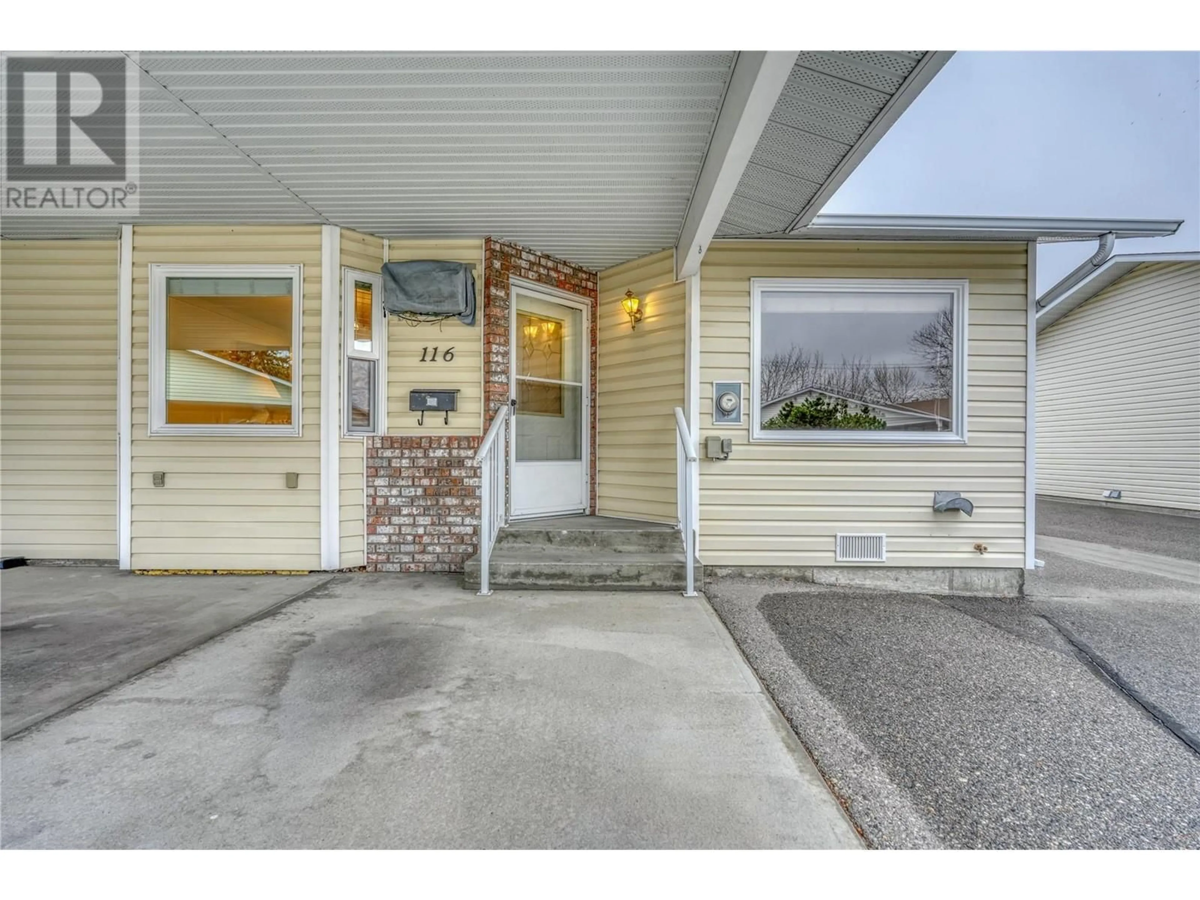 Indoor entryway for 2235 Baskin Street Unit# 116, Penticton British Columbia V2A8A8