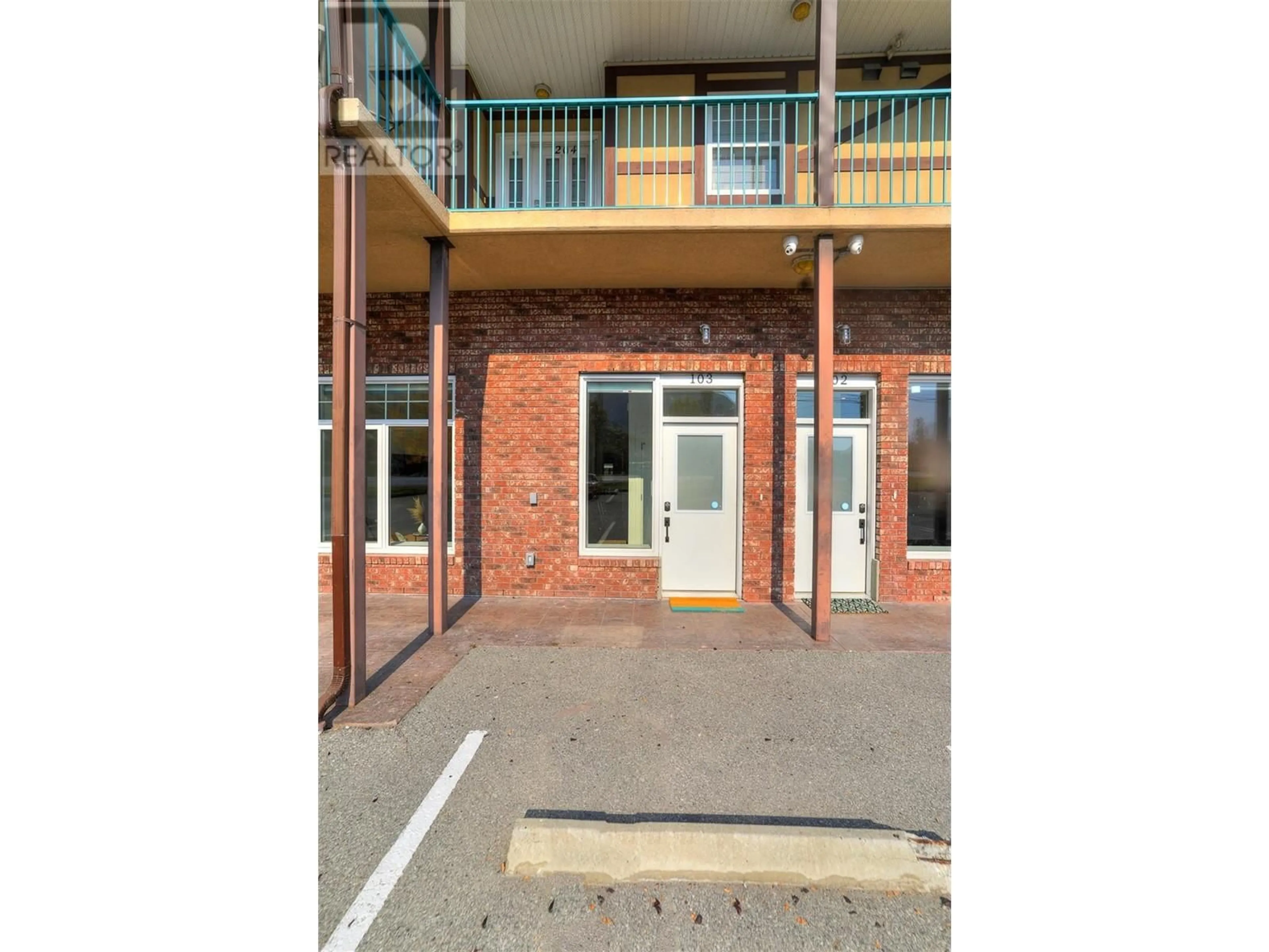 Patio, building for 103 - 850 RAILWAY LANE, Okanagan Falls British Columbia V0H1R0