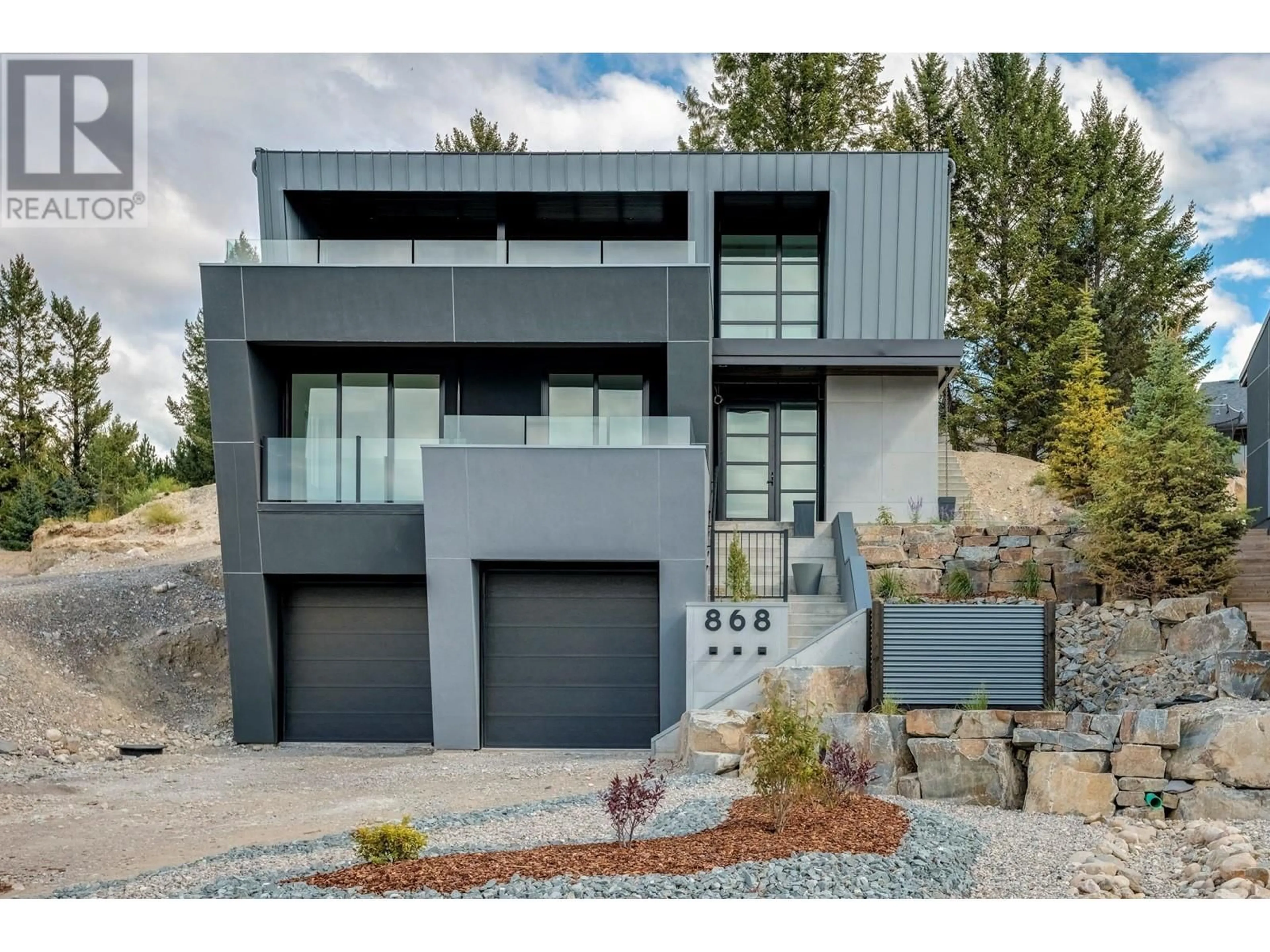 Home with vinyl exterior material for 868 ANTLER RIDGE Road, Windermere British Columbia V0B2L0