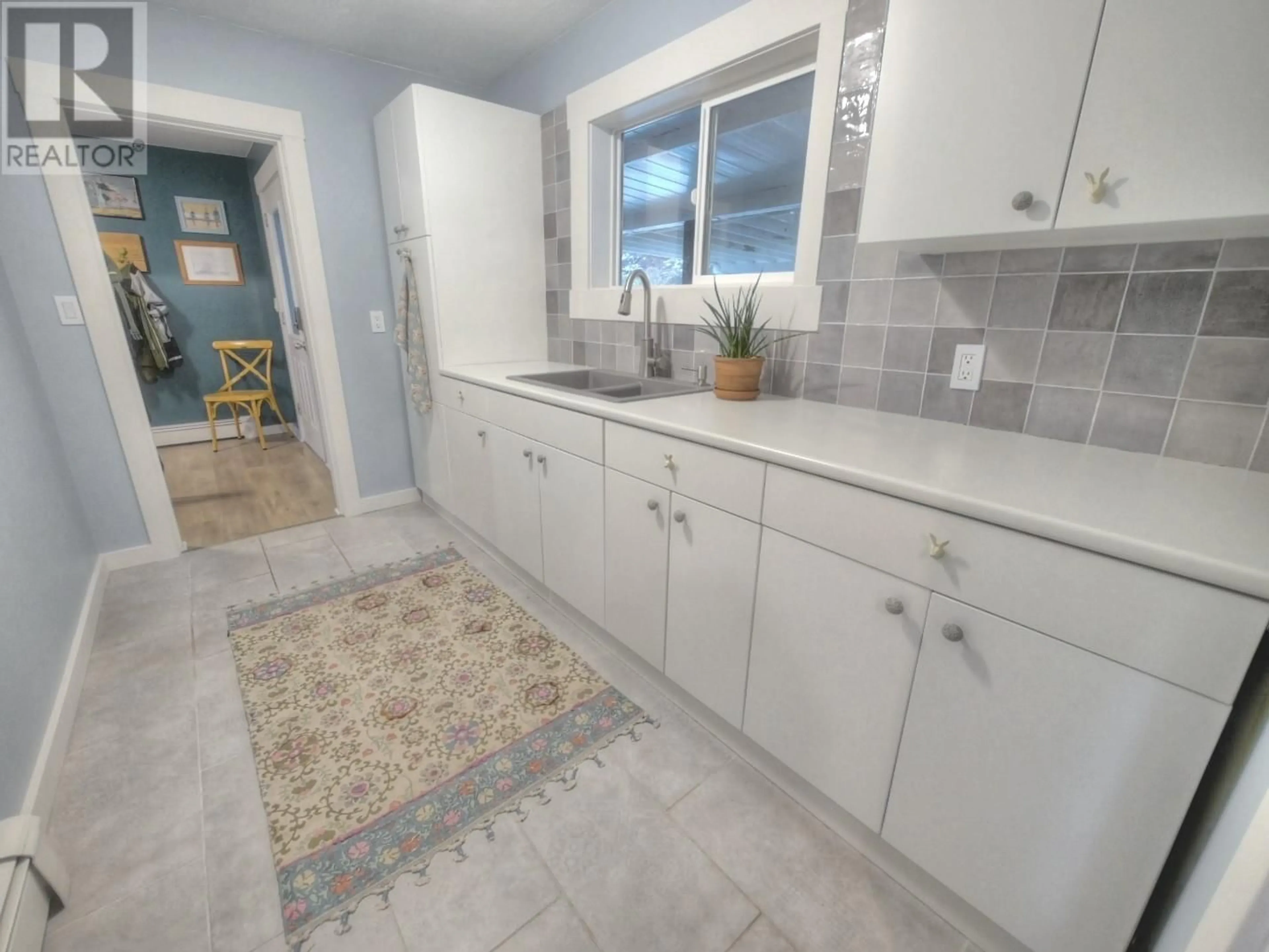 Kitchen, ceramic floors, cottage for 1124 Pass Creek Road, Castlegar British Columbia V1N4S1