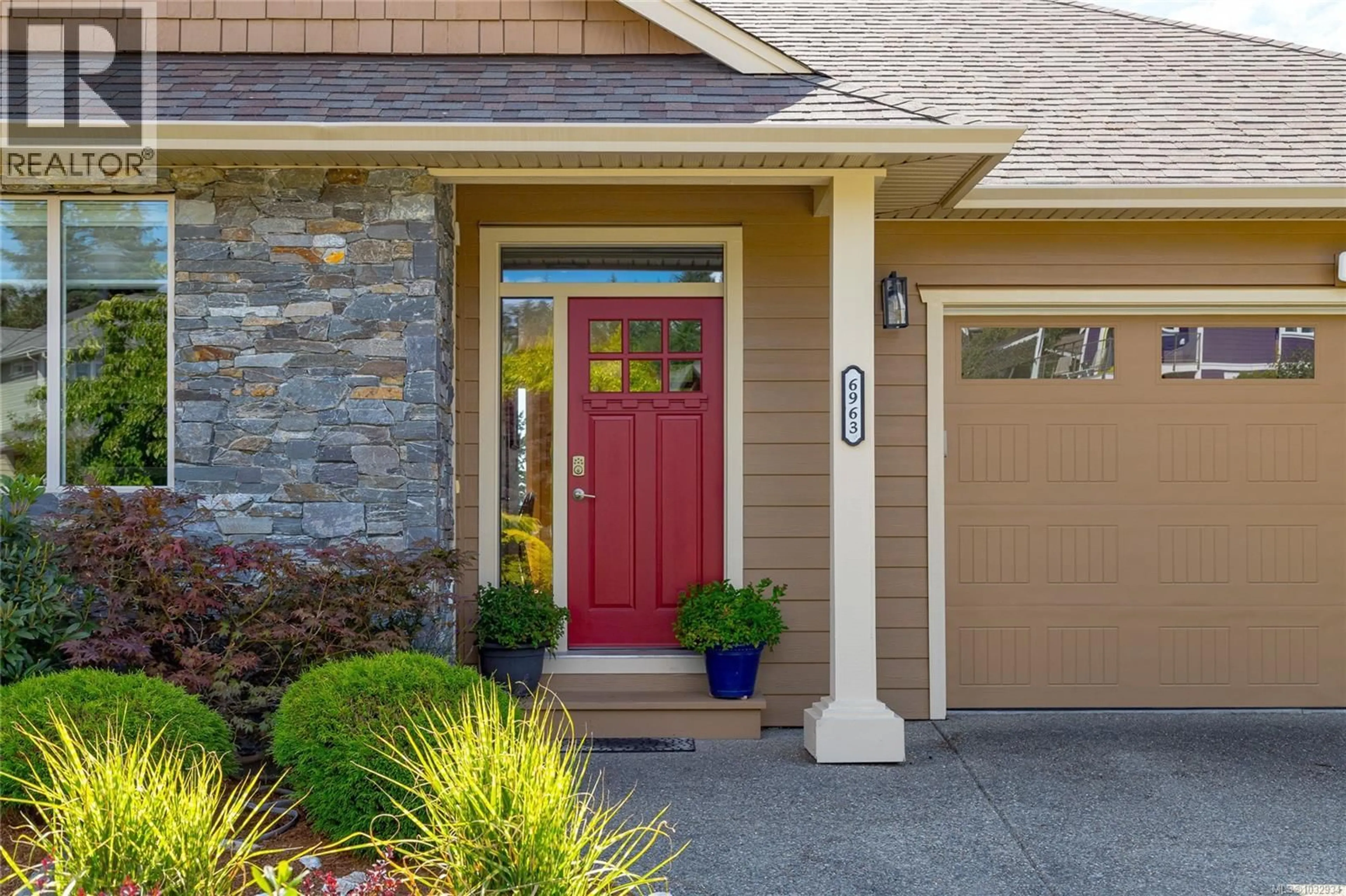 Indoor entryway for 6963 BENTLEY PLACE, Sooke British Columbia V9Z1M4