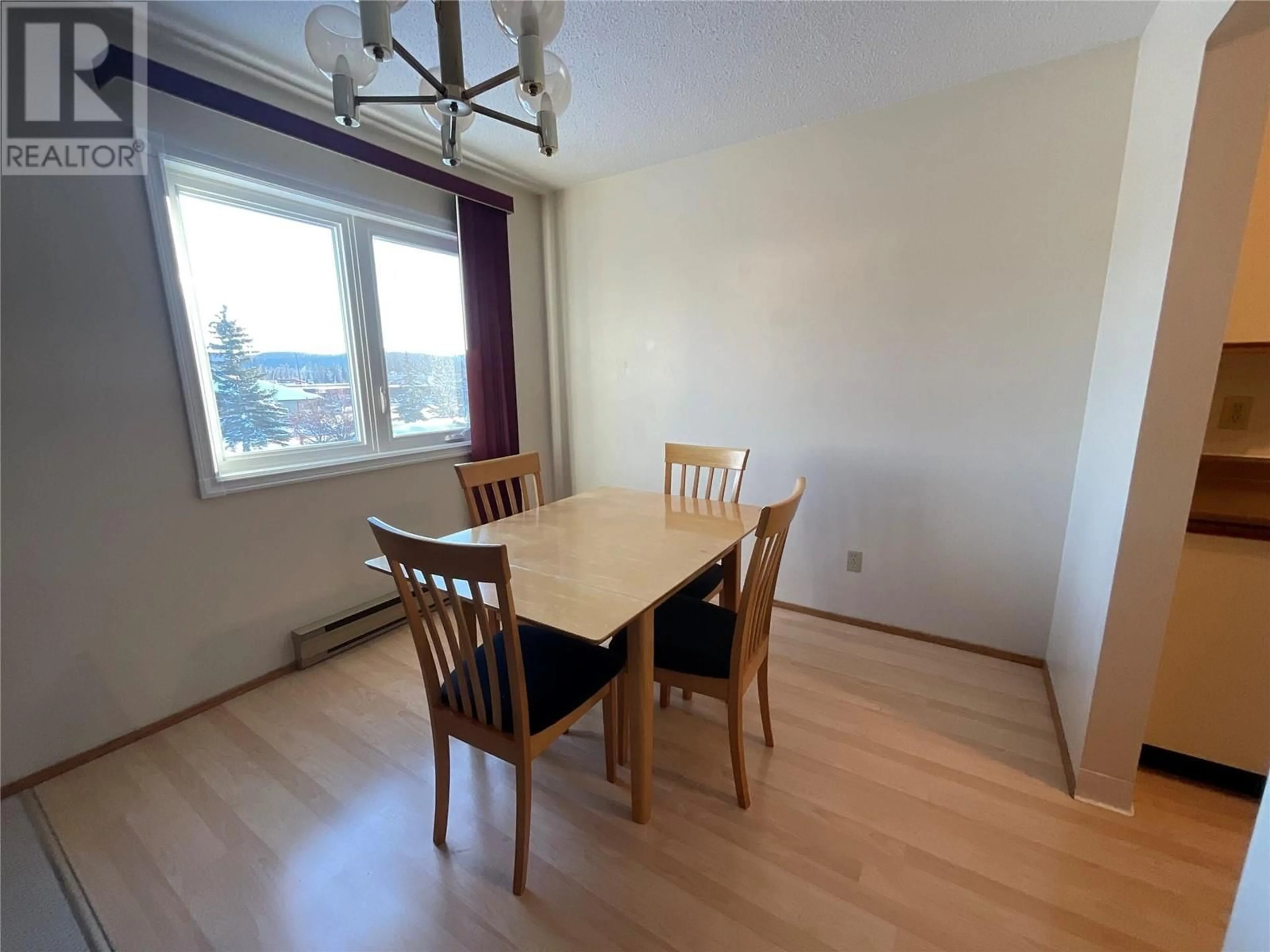 Dining room, wood floors, cottage for 320 Northgate Unit# 315, Tumbler Ridge British Columbia V0C2W0