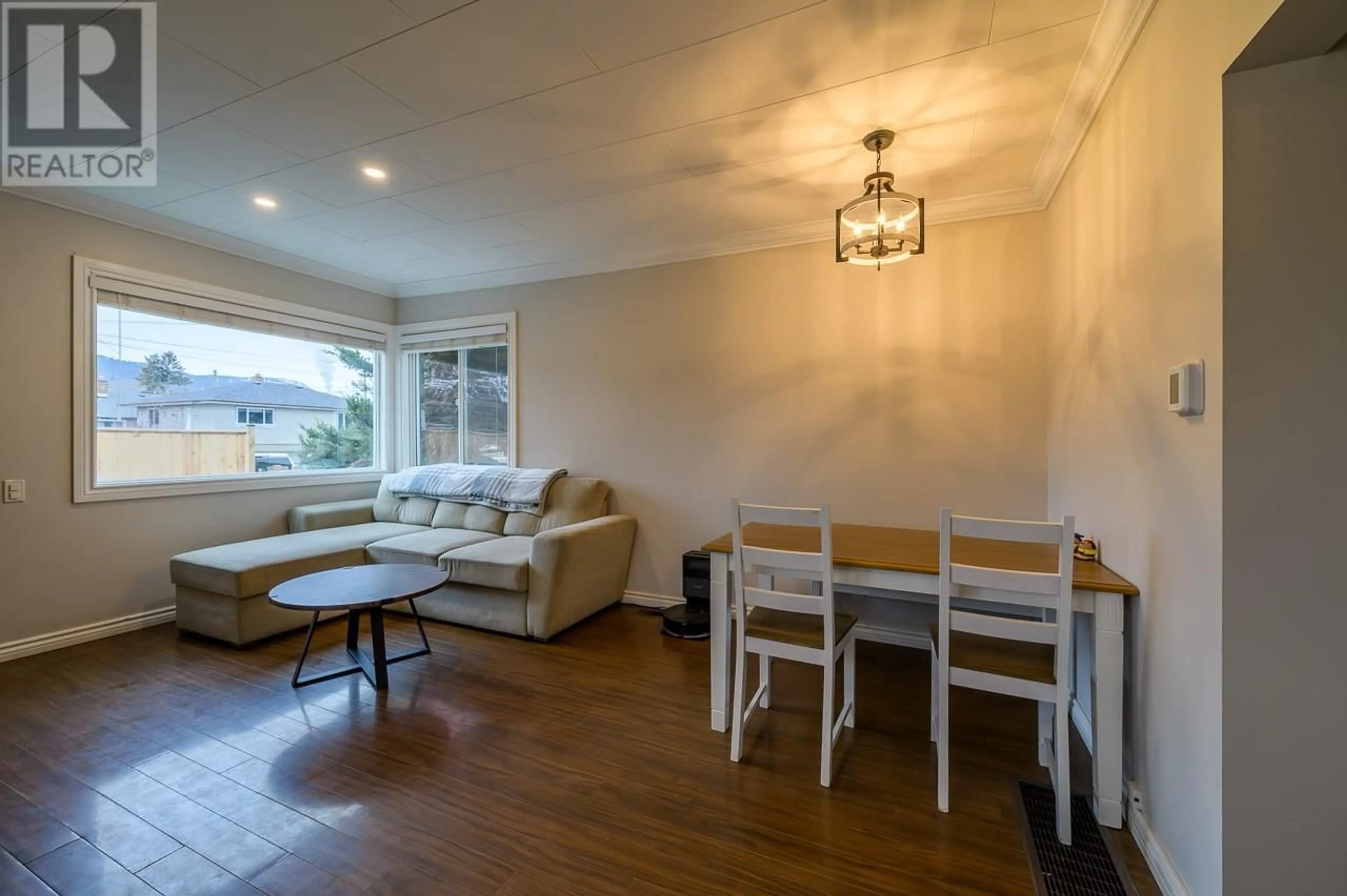 Living room, wood floors for 646 STEWART Avenue, Kamloops British Columbia V2B3W6