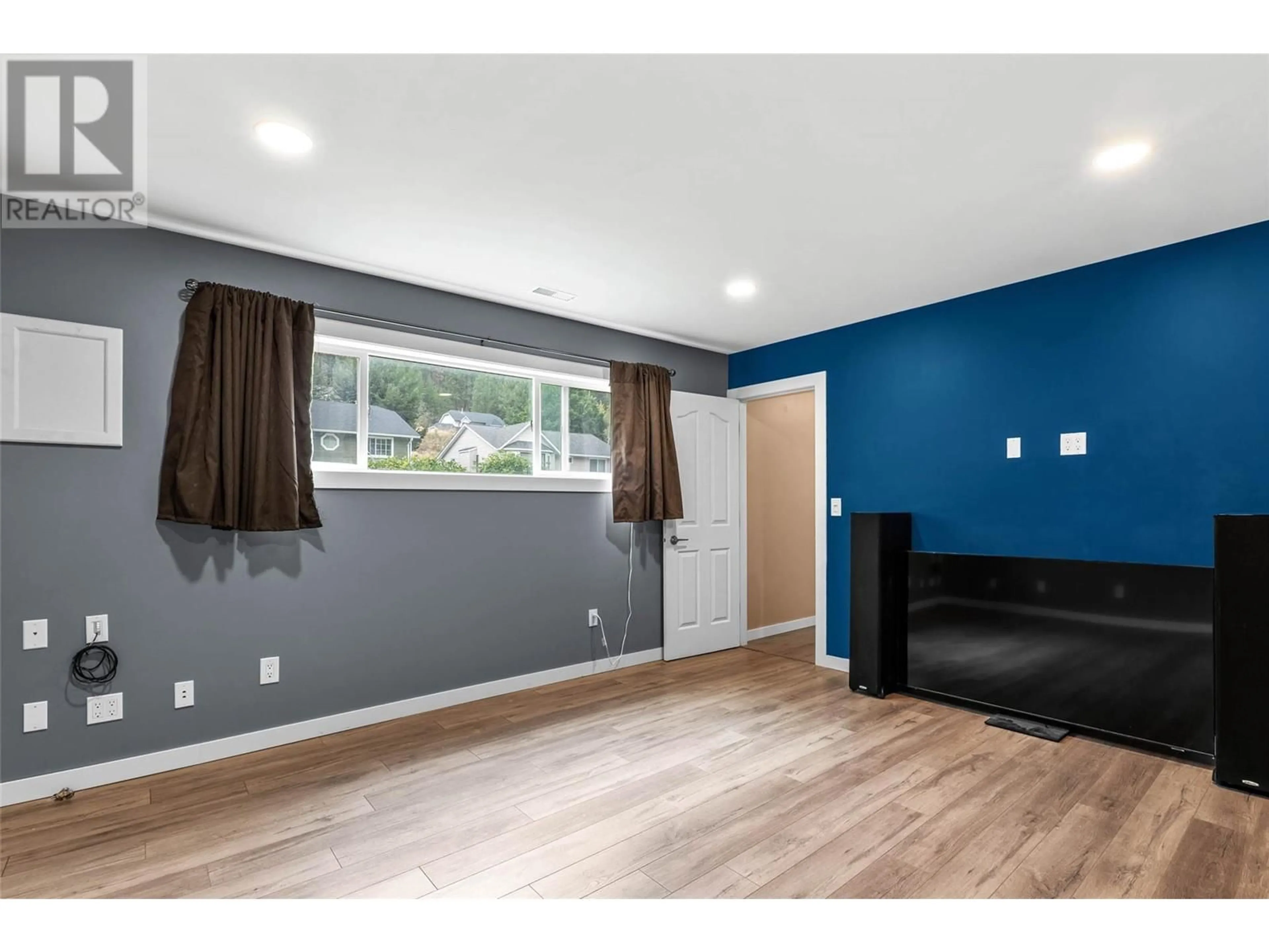 A pic of a room, wood floors for 2678 QU'APPELLE Boulevard, Kamloops British Columbia V2E2H7