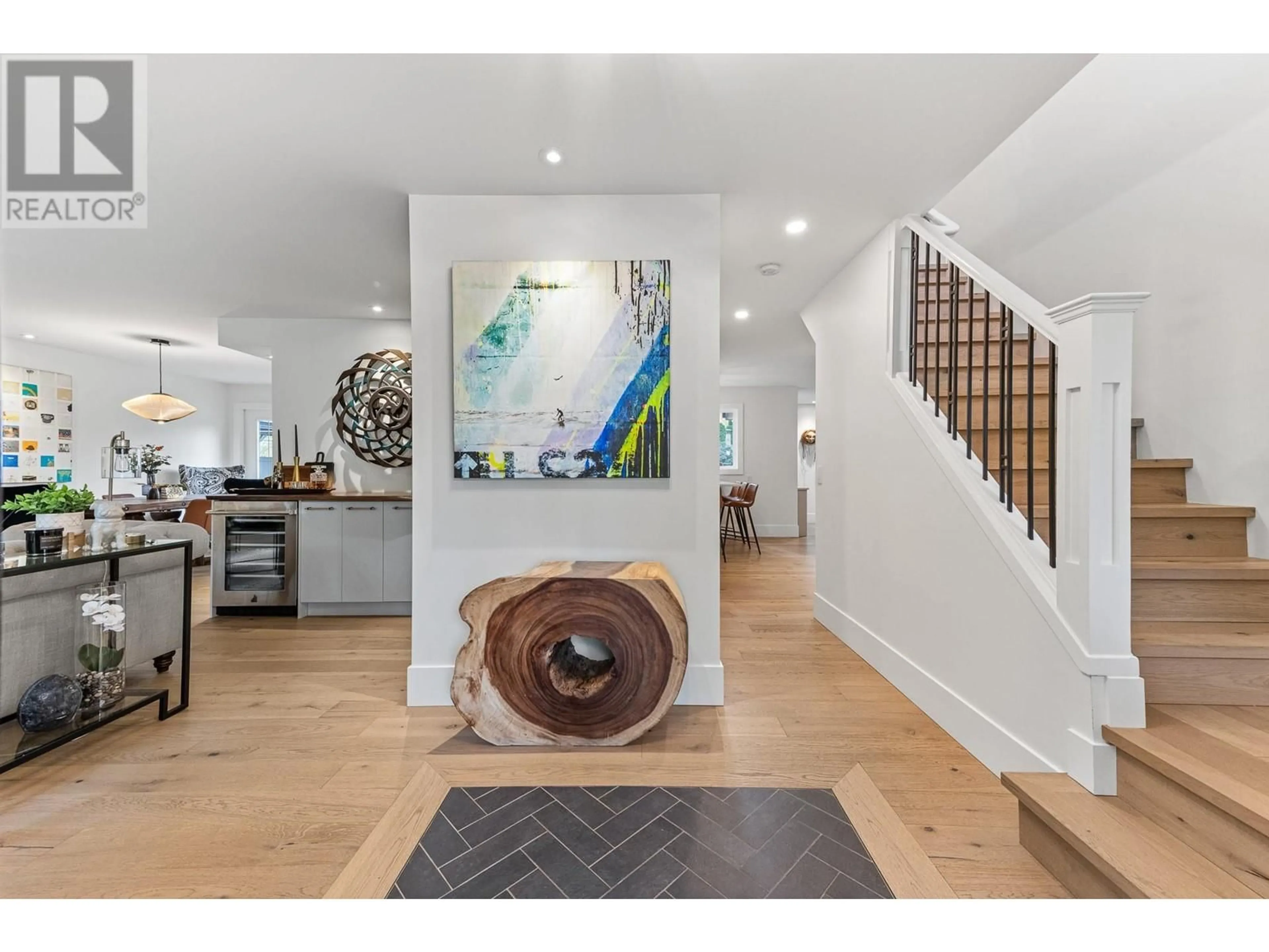 Indoor entryway, wood floors for 827 Coronado Court, Kelowna British Columbia V1W2C4