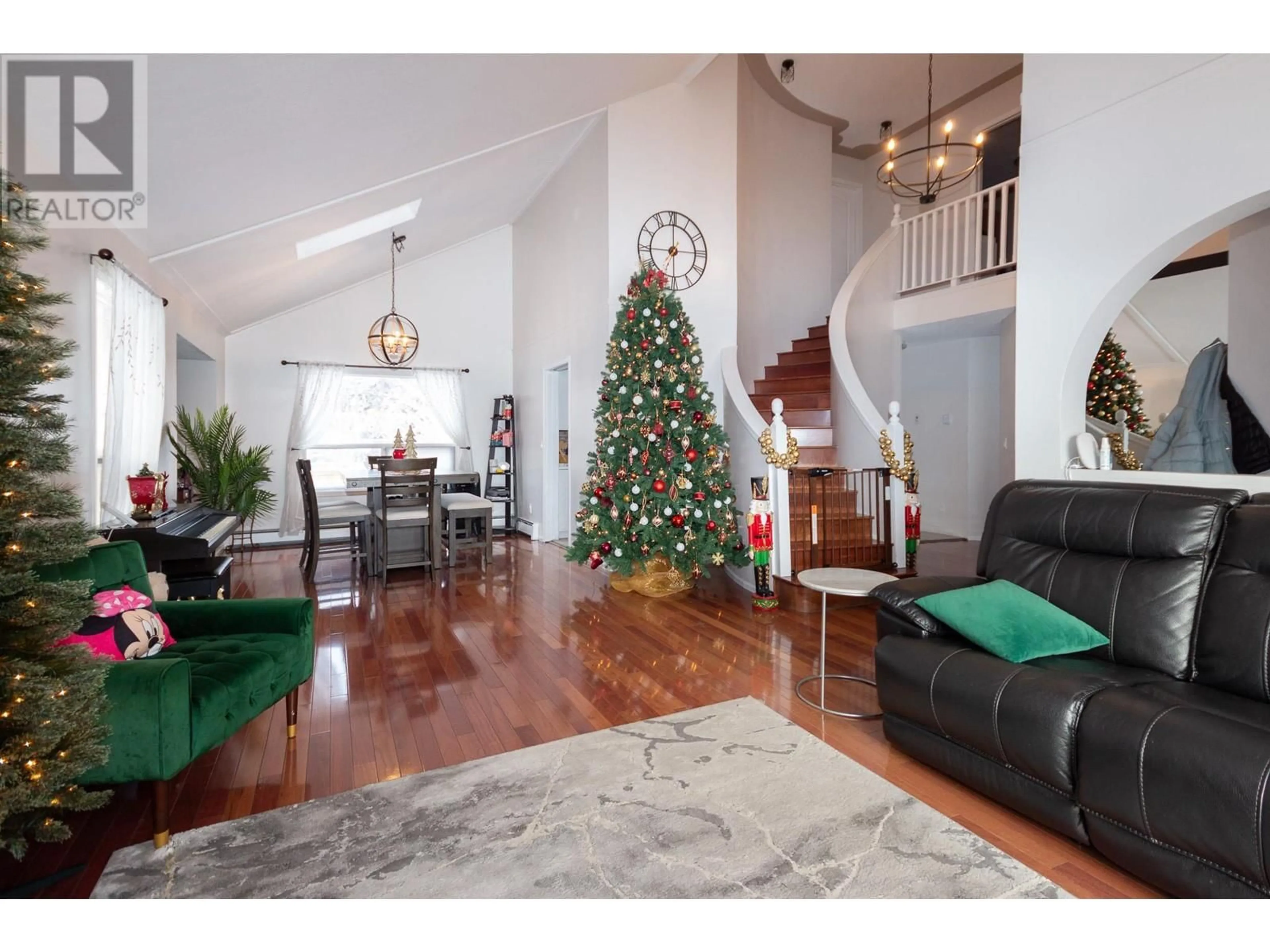 Living room, wood floors for 10717 Willowview Drive, Dawson Creek British Columbia V1G4T2