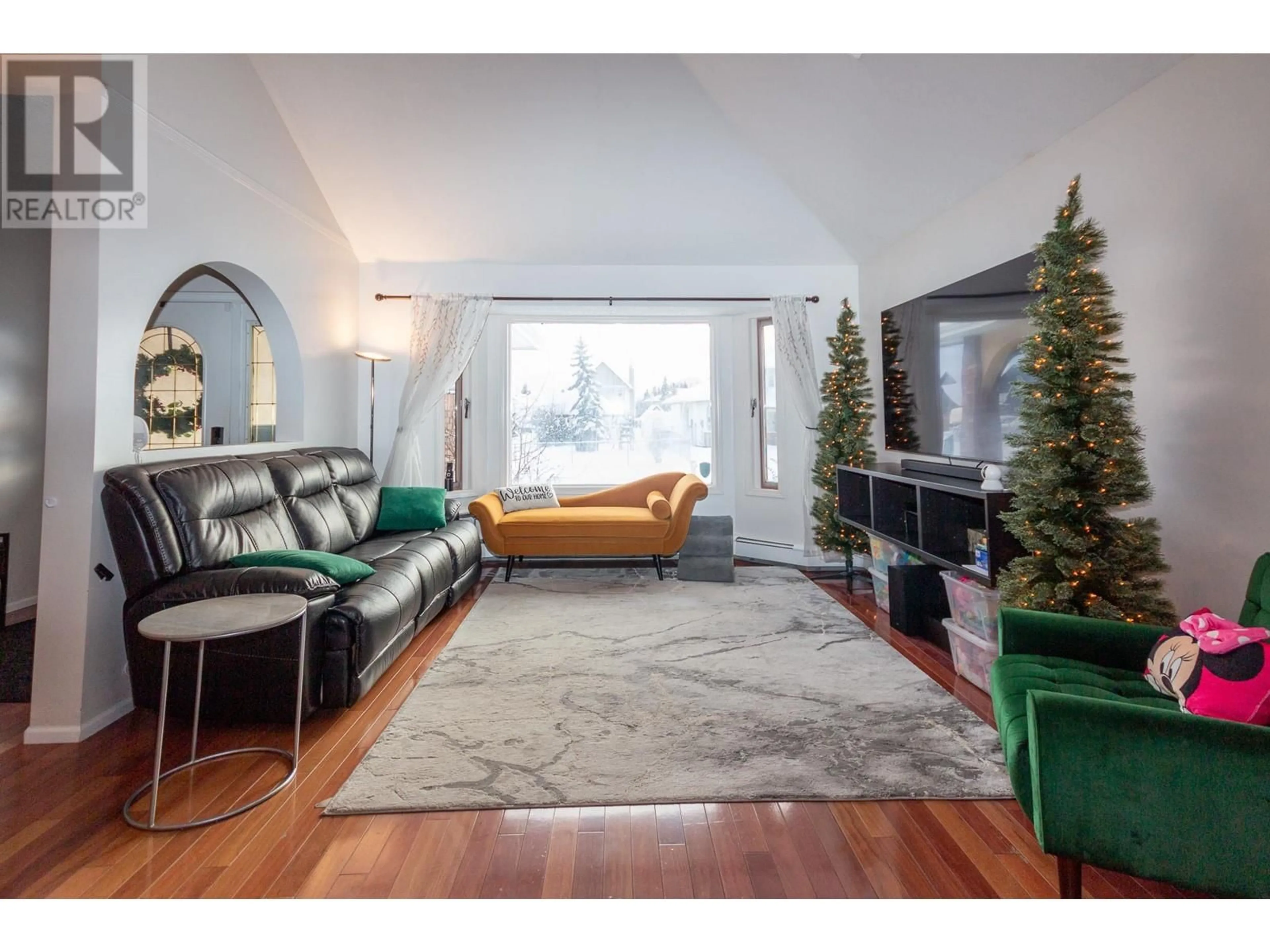 Living room, wood floors for 10717 Willowview Drive, Dawson Creek British Columbia V1G4T2