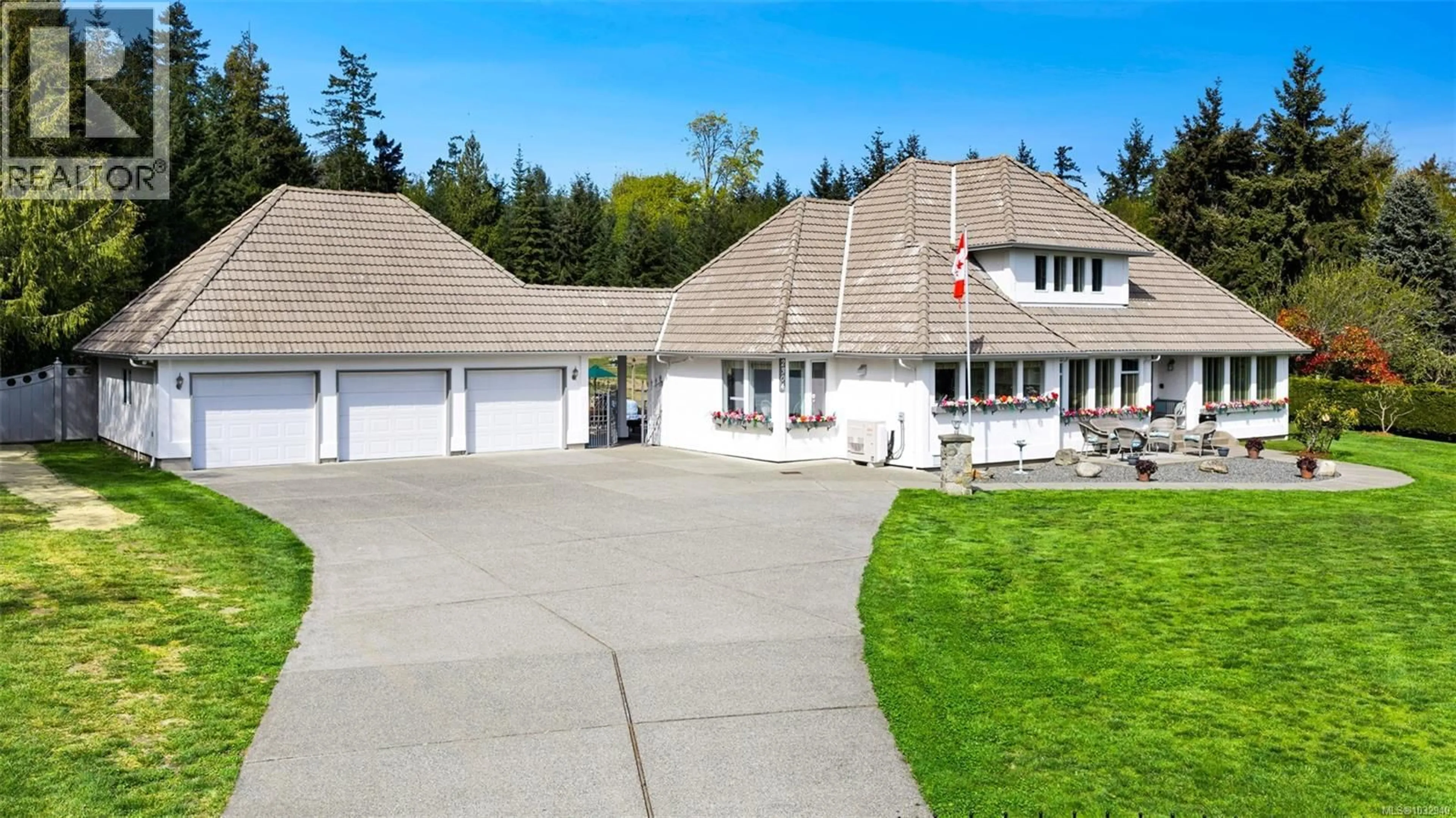 A pic from outside/outdoor area/front of a property/back of a property/a pic from drone, unknown for 2304 BOULDING ROAD, Mill Bay British Columbia V8H1B6