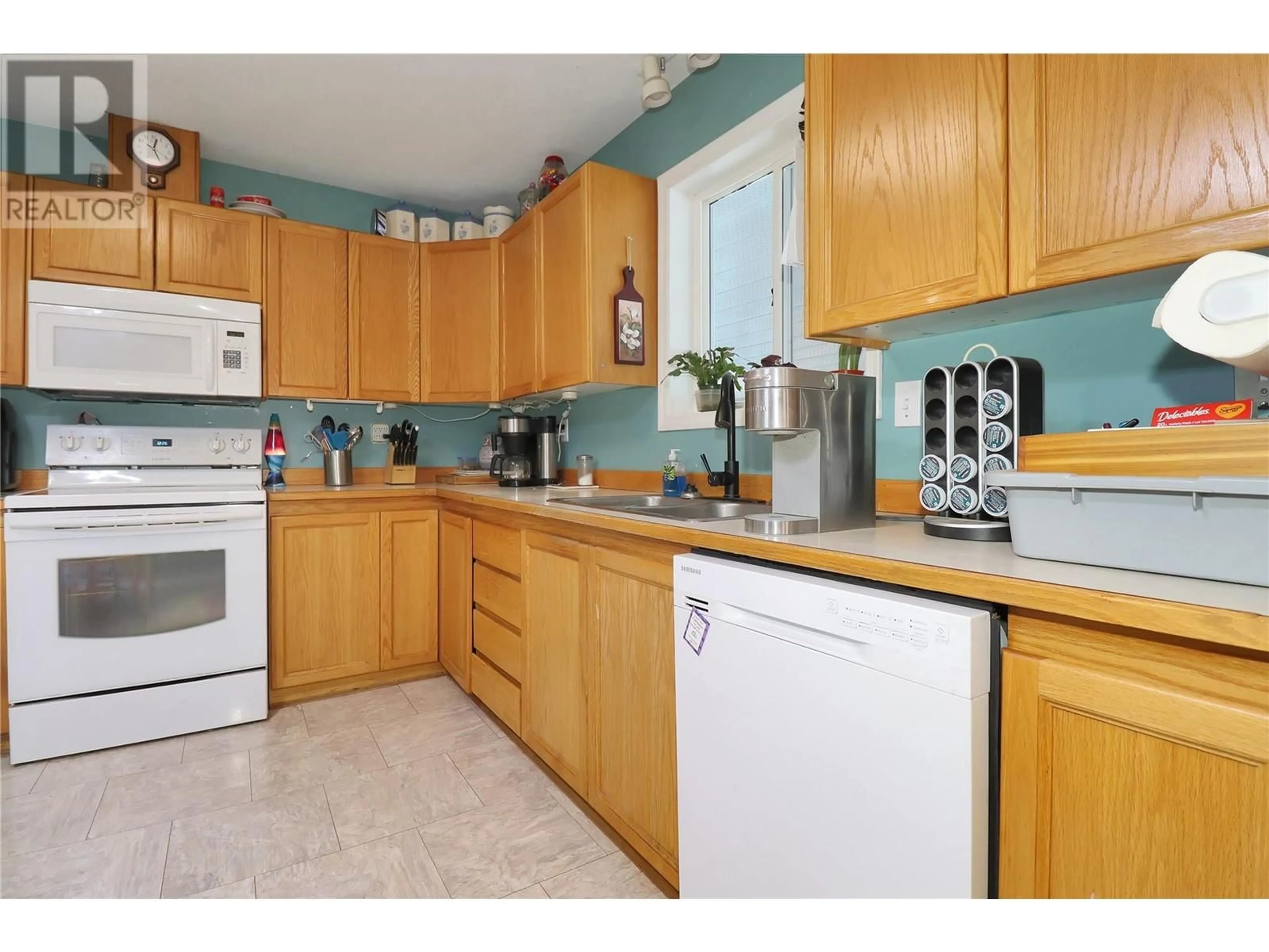 Standard kitchen, wood floors for 444 Sunshine Valley Road, Clearwater British Columbia V0E1N2