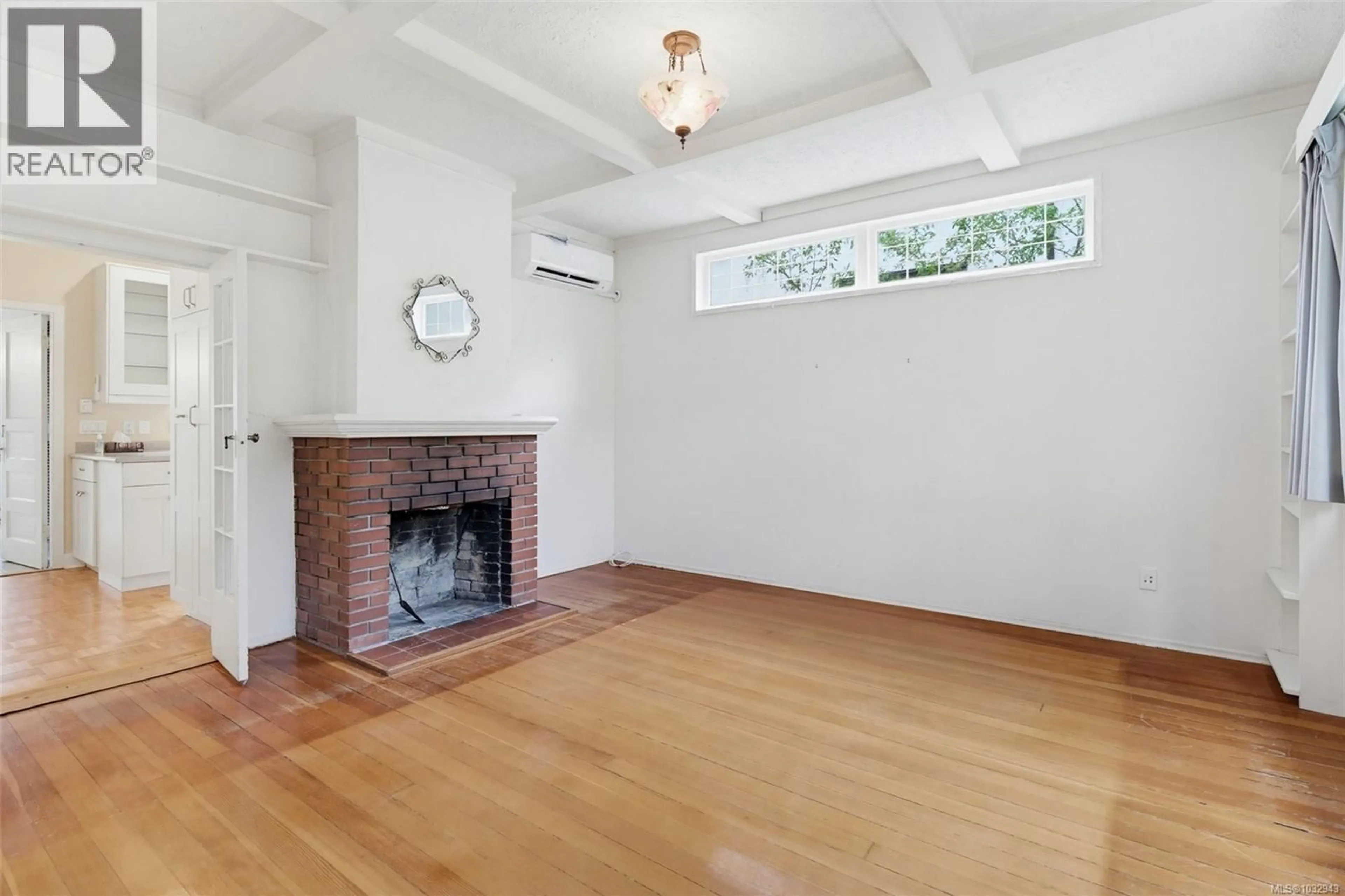 A pic of a room for 1274 HEWLETT PLACE, Oak Bay British Columbia V8S4P7