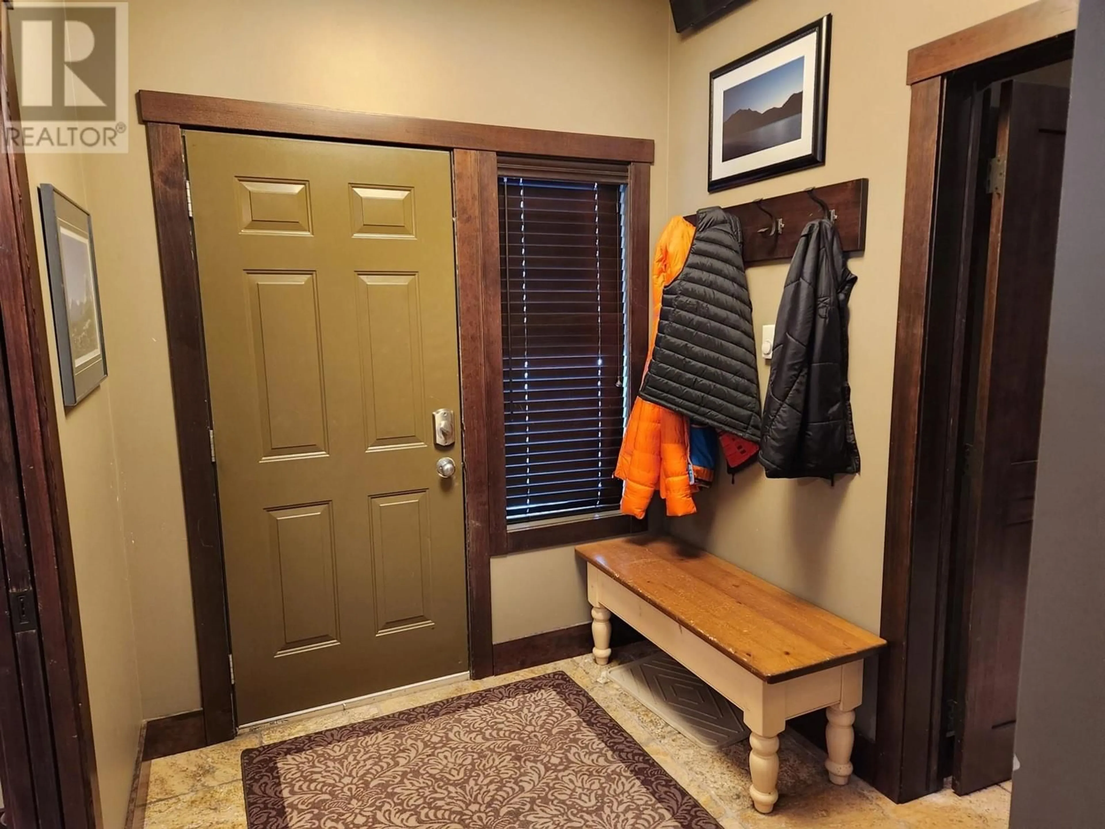 Indoor entryway for 17 - 2025 GREYWOLF DRIVE, Panorama British Columbia v0a1t0