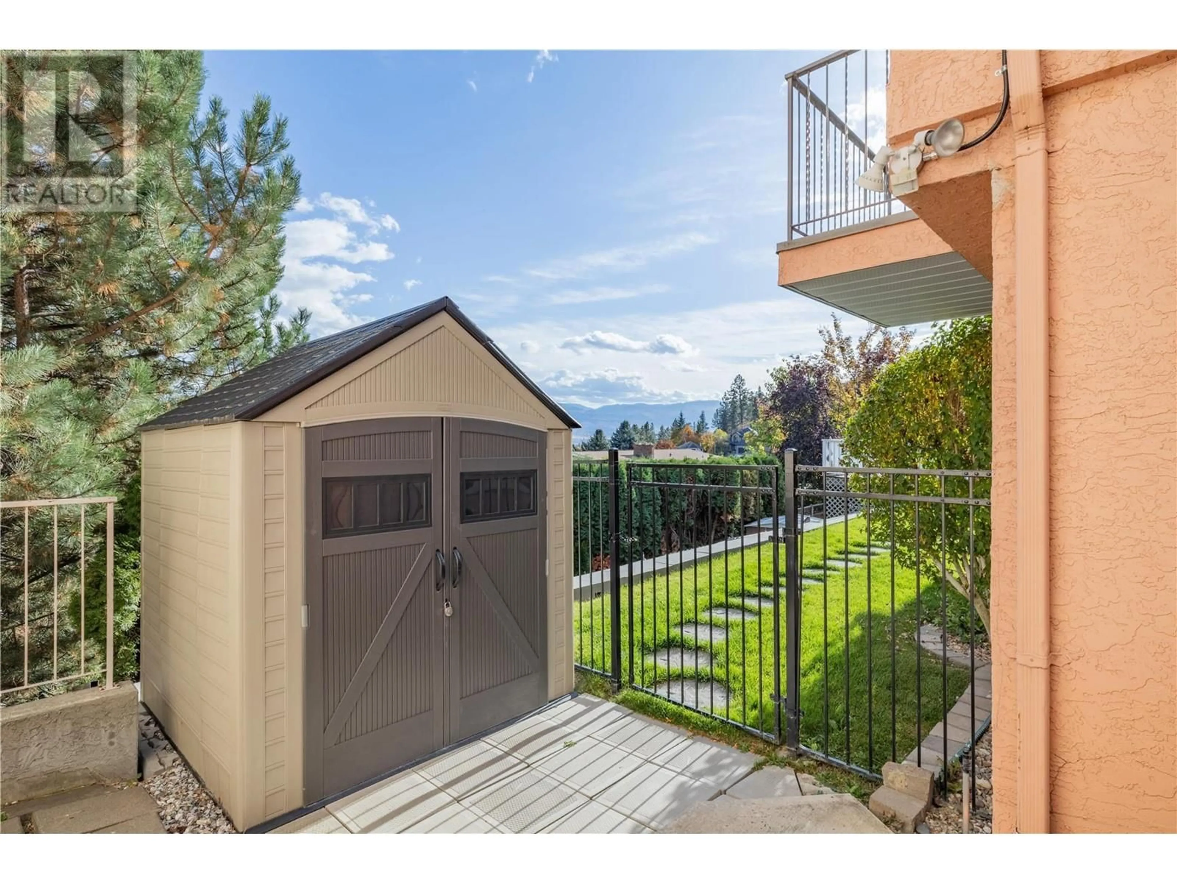 Unknown for 573 SPRUCEVIEW PLACE NORTH, Kelowna British Columbia V1V1S7