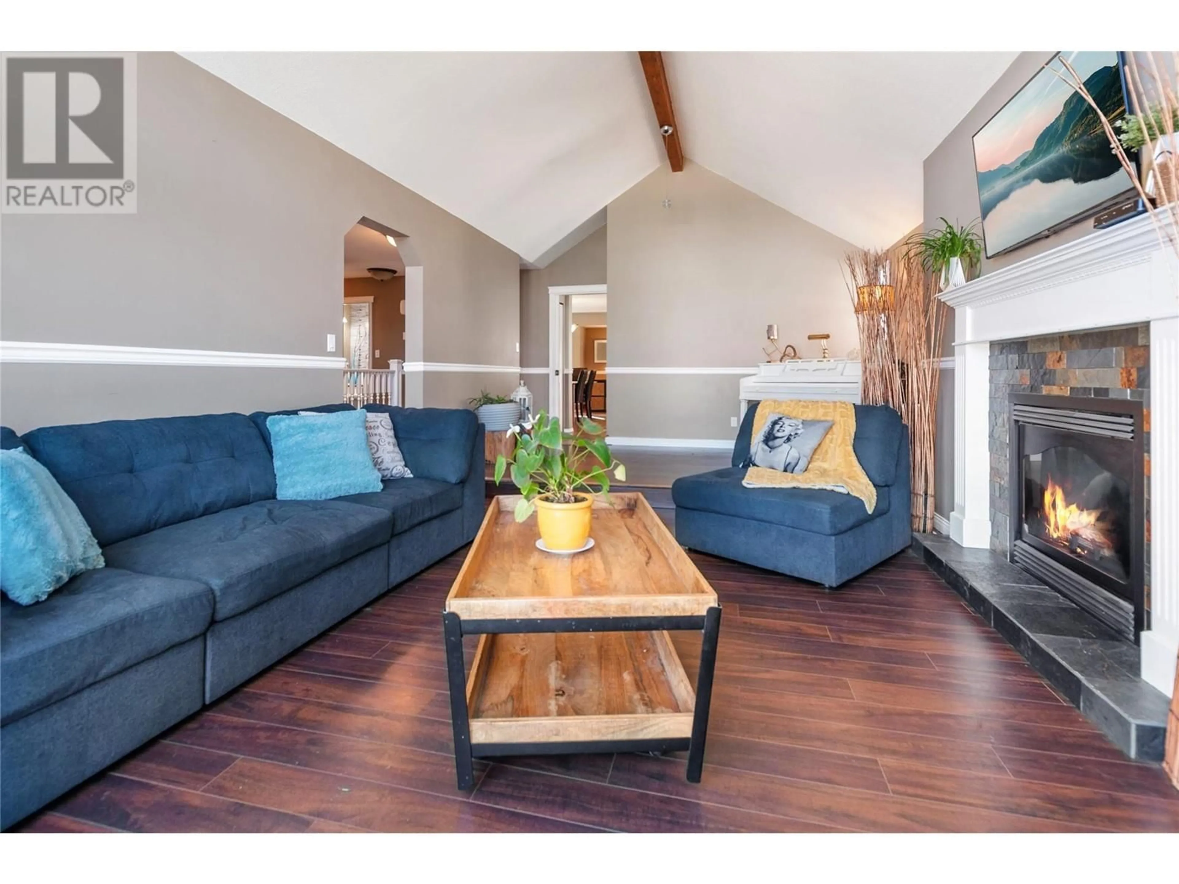 Living room, wood floors for 2404 Wiltse Drive, Penticton British Columbia V2A7Y9