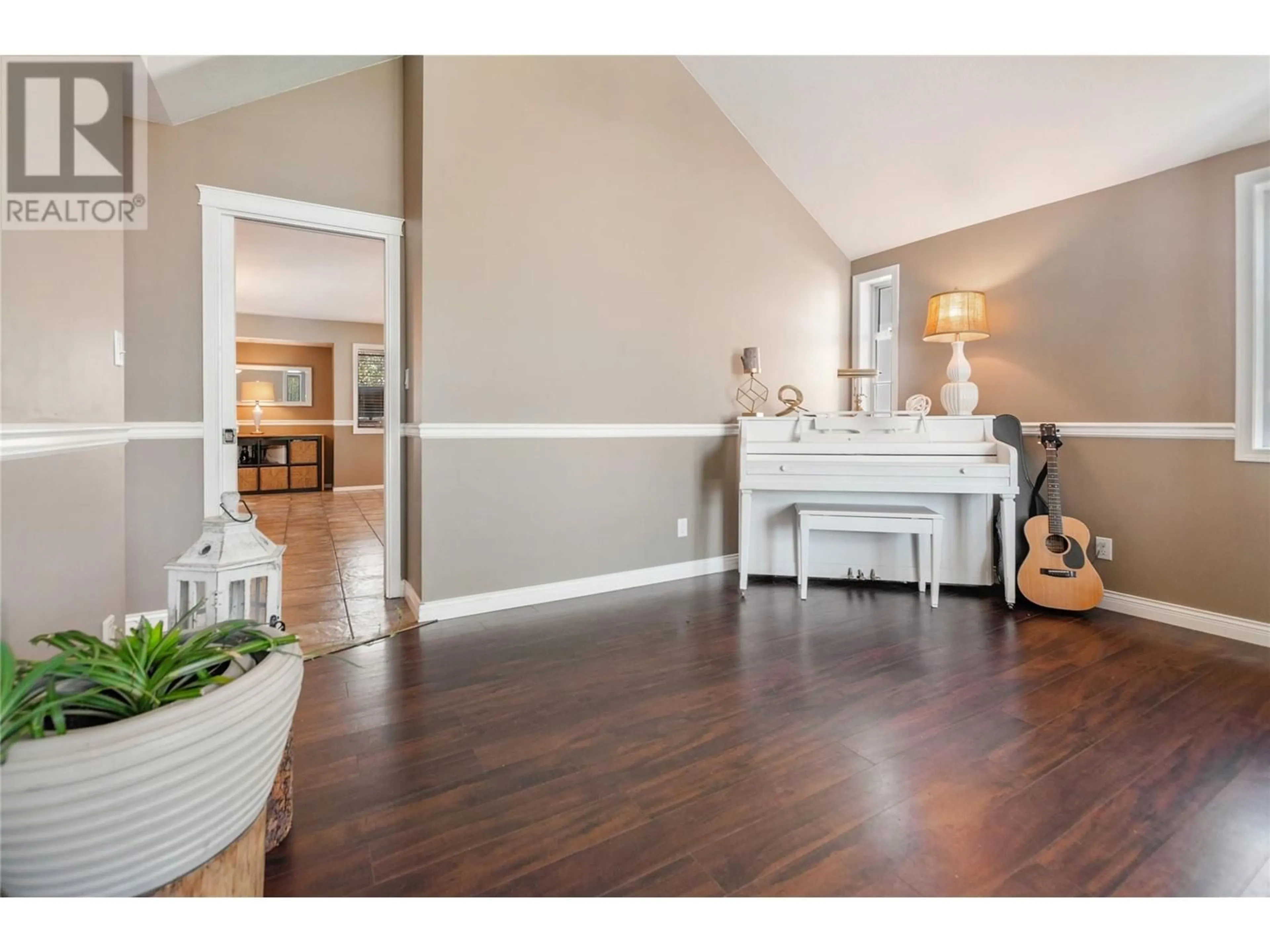 Indoor entryway, wood floors for 2404 Wiltse Drive, Penticton British Columbia V2A7Y9