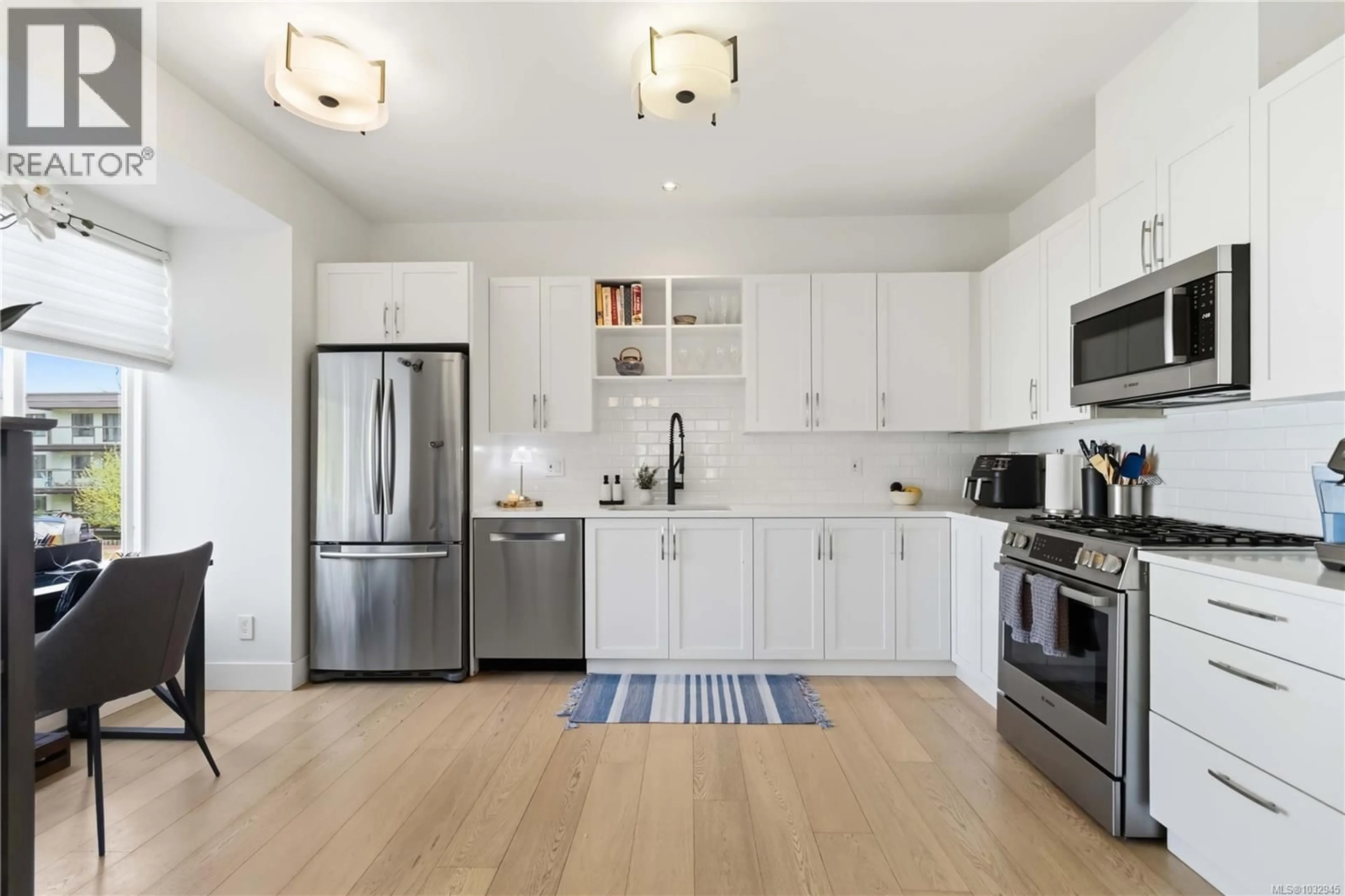 Open concept kitchen, unknown for 1 - 1521 BELCHER AVENUE, Victoria British Columbia V8R4N2