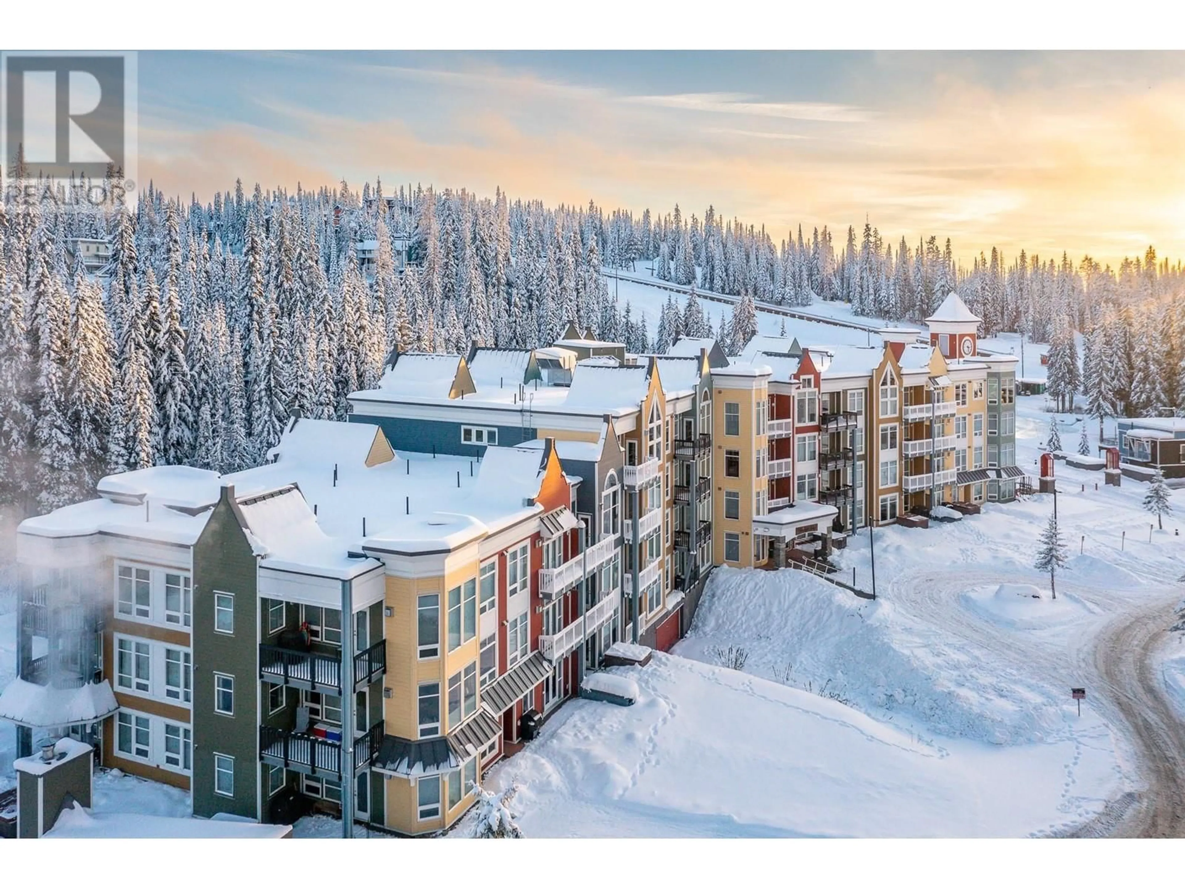 A pic from outside/outdoor area/front of a property/back of a property/a pic from drone, mountain view for 310 - 30 MONASHEE ROAD, Silver Star British Columbia V1B3M1