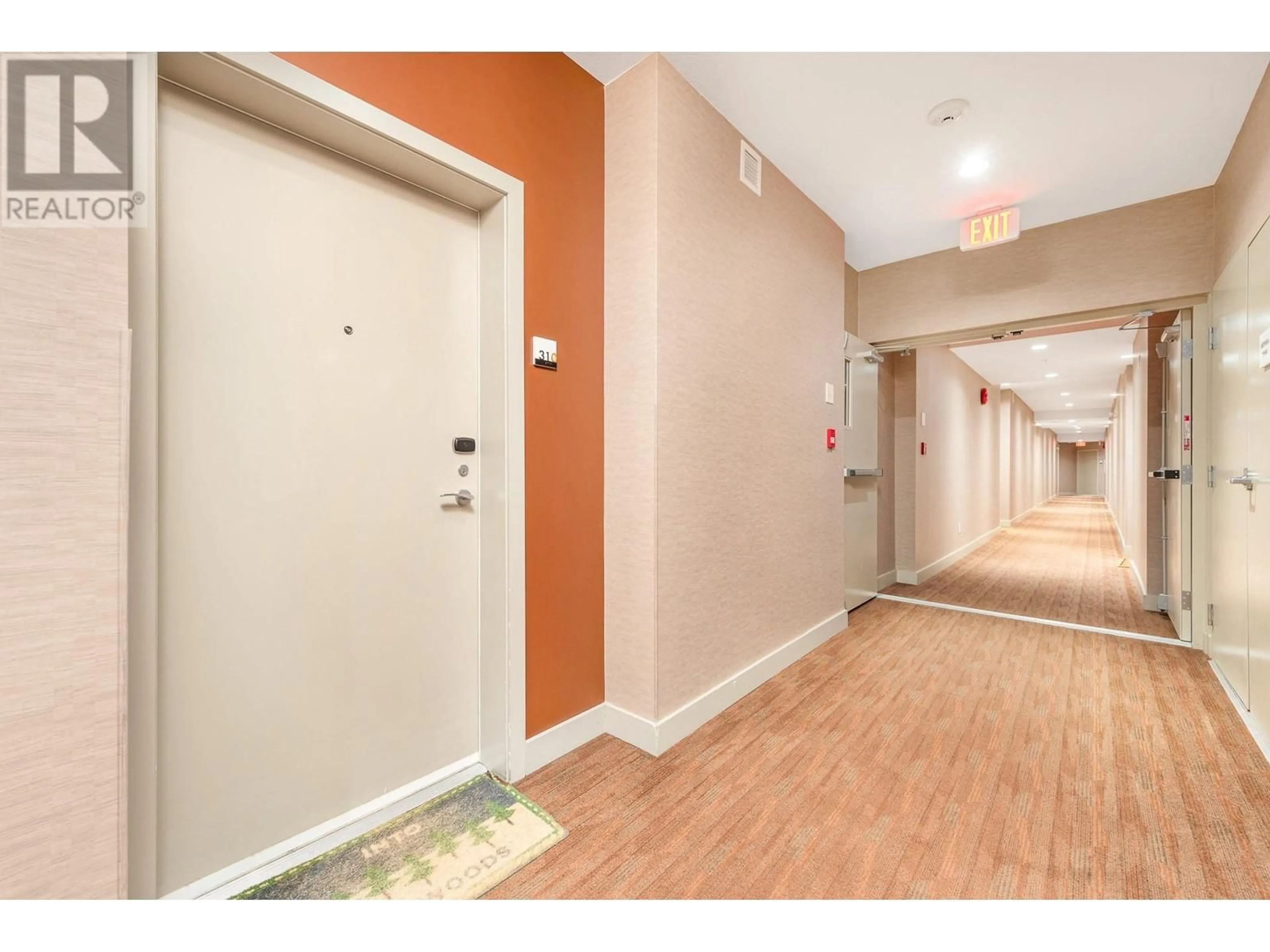 Indoor foyer for 310 - 30 MONASHEE ROAD, Silver Star British Columbia V1B3M1