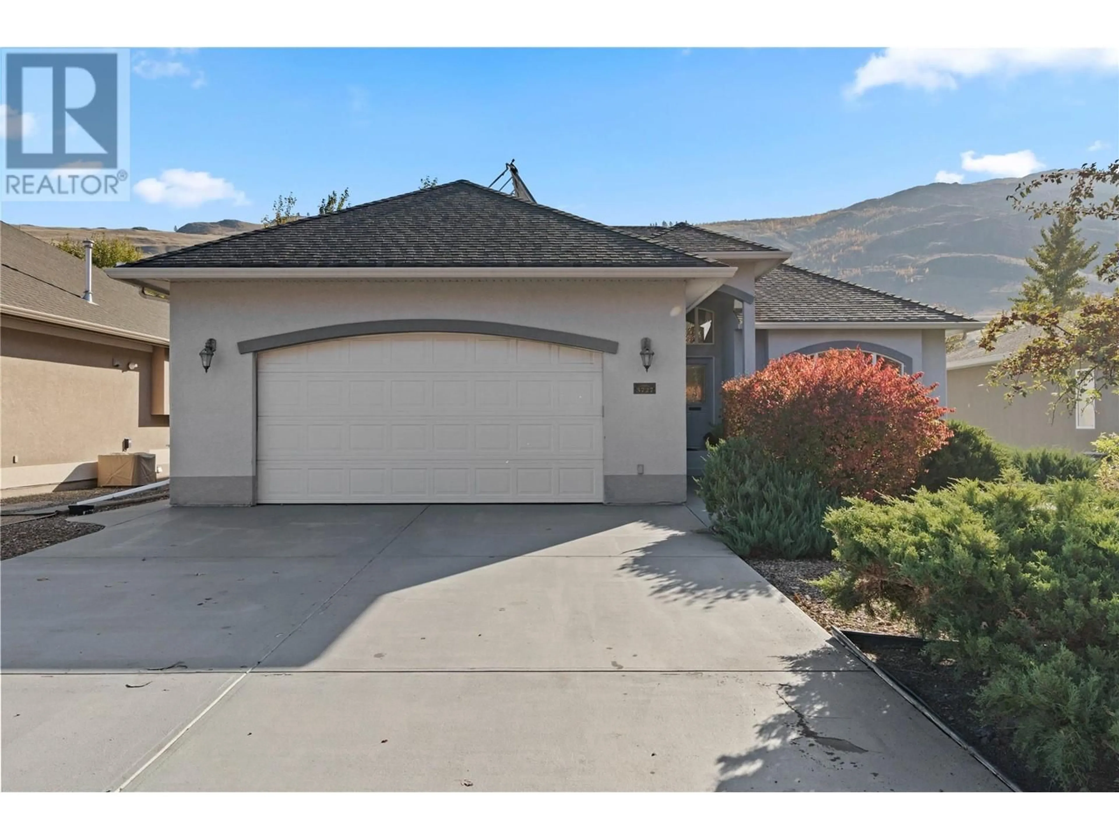 Frontside or backside of a home, the street view for 3727 OVERLANDER Drive, Kamloops British Columbia V2B8M4