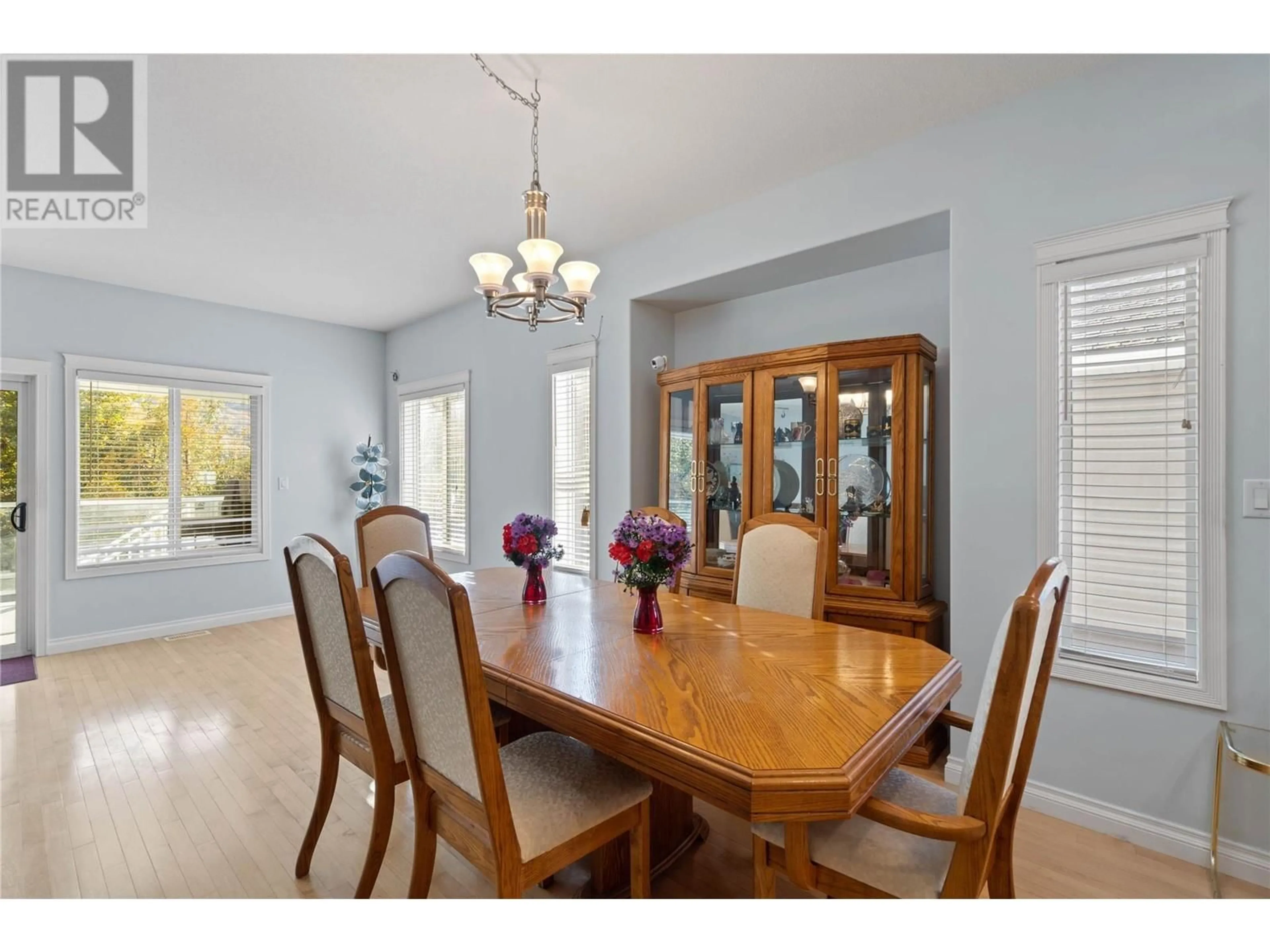 Dining room, wood floors for 3727 OVERLANDER Drive, Kamloops British Columbia V2B8M4