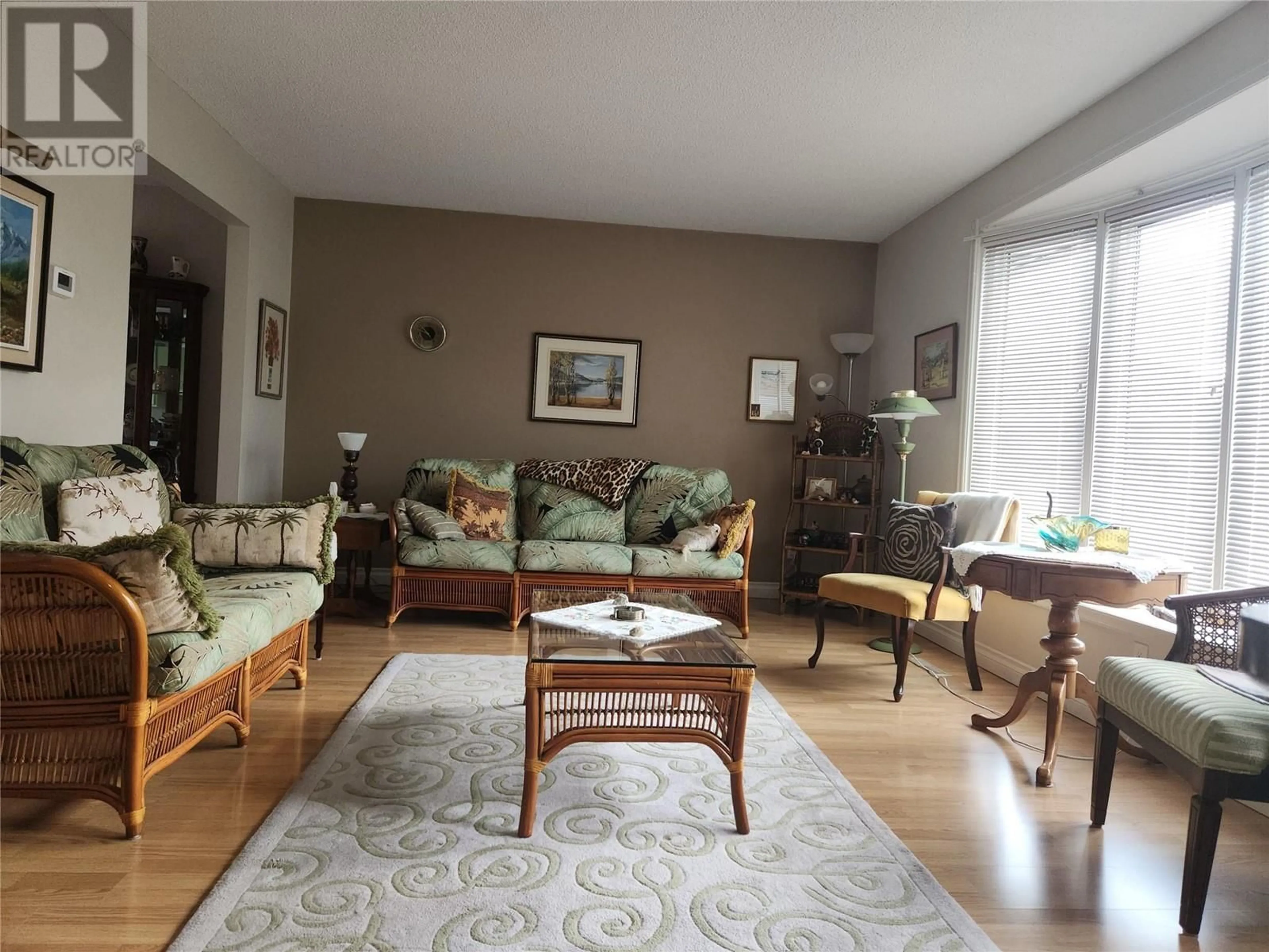 Living room with furniture, unknown for 36 FINCH CRESCENT, Osoyoos British Columbia V0H1V0