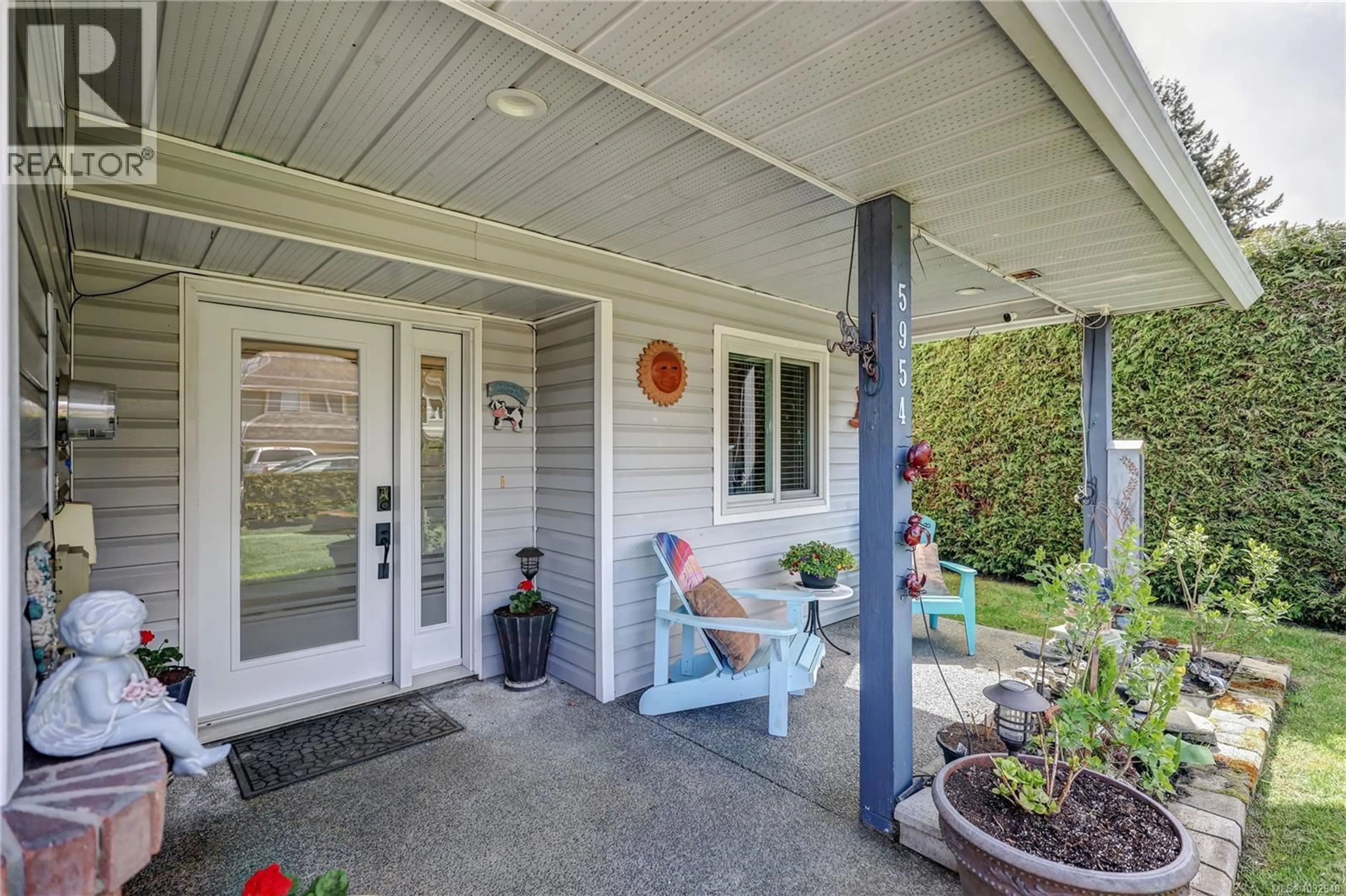 Indoor entryway for 5954 MONASHEE WAY, Nanaimo British Columbia V9T6A2