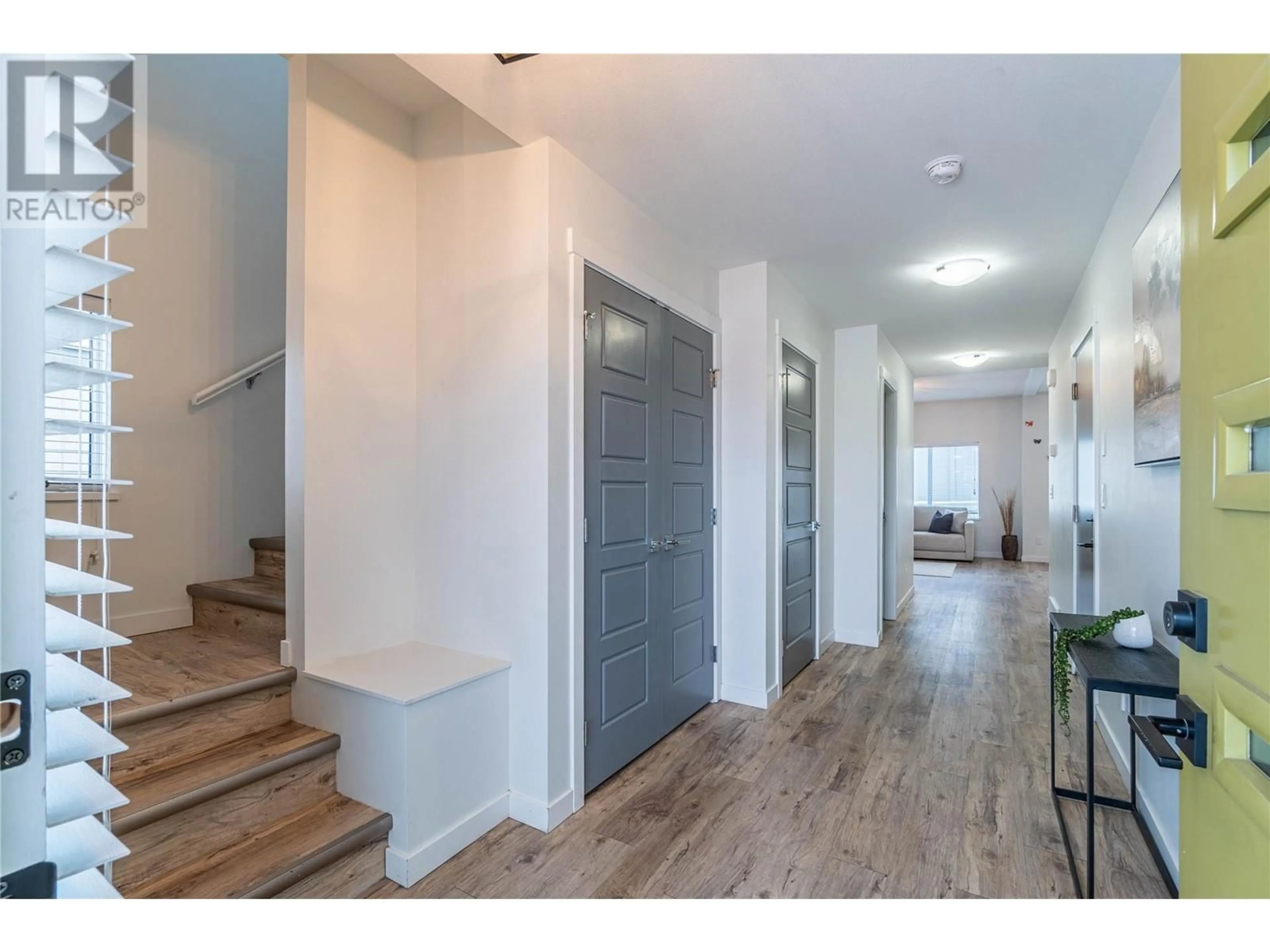 Indoor entryway, wood floors for 1323 Kinross Place Unit# 127, Kamloops British Columbia V1S0B8