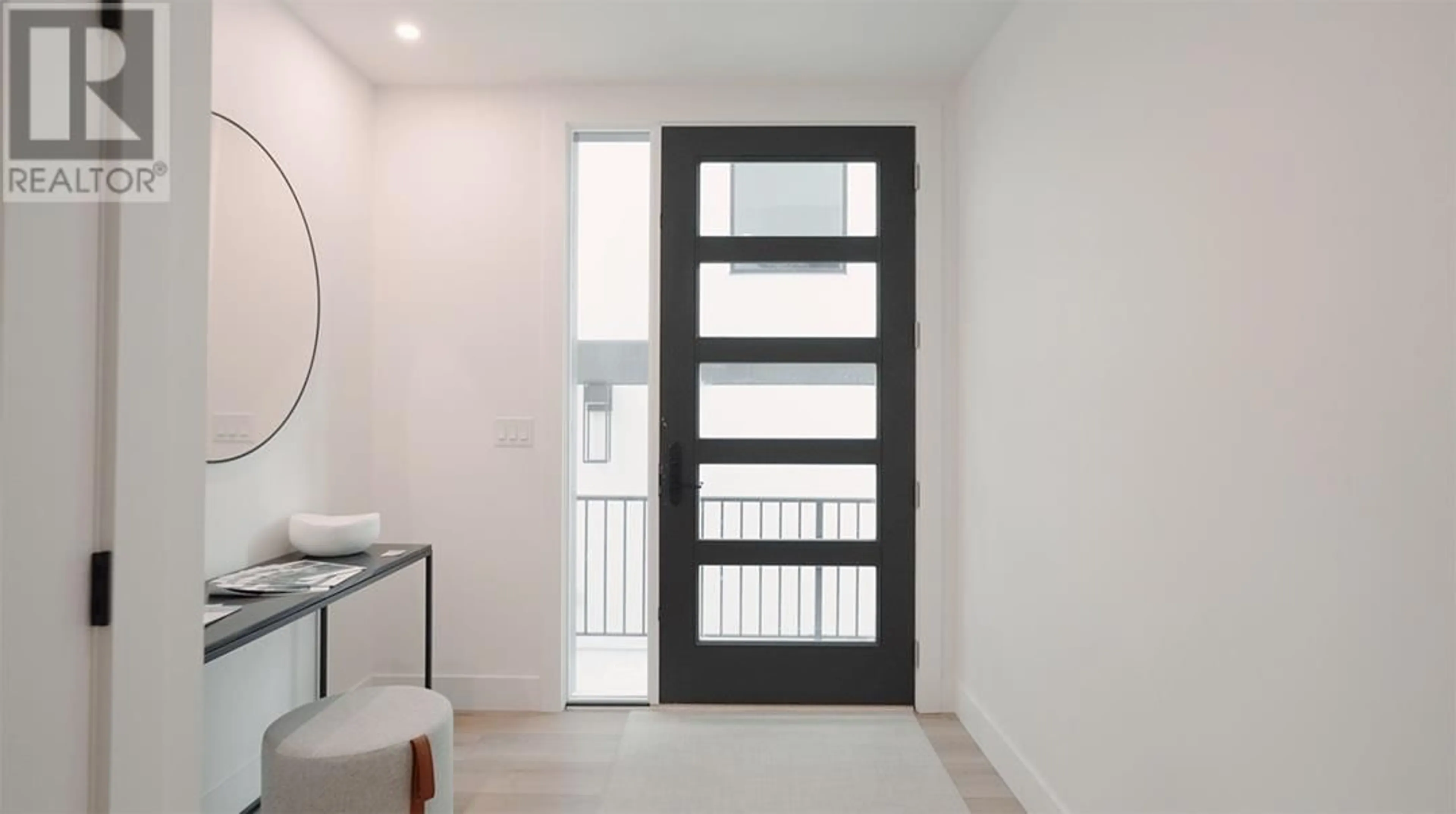 Indoor entryway for 3 - 7920 KIDSTON ROAD, Coldstream British Columbia V1B0B4