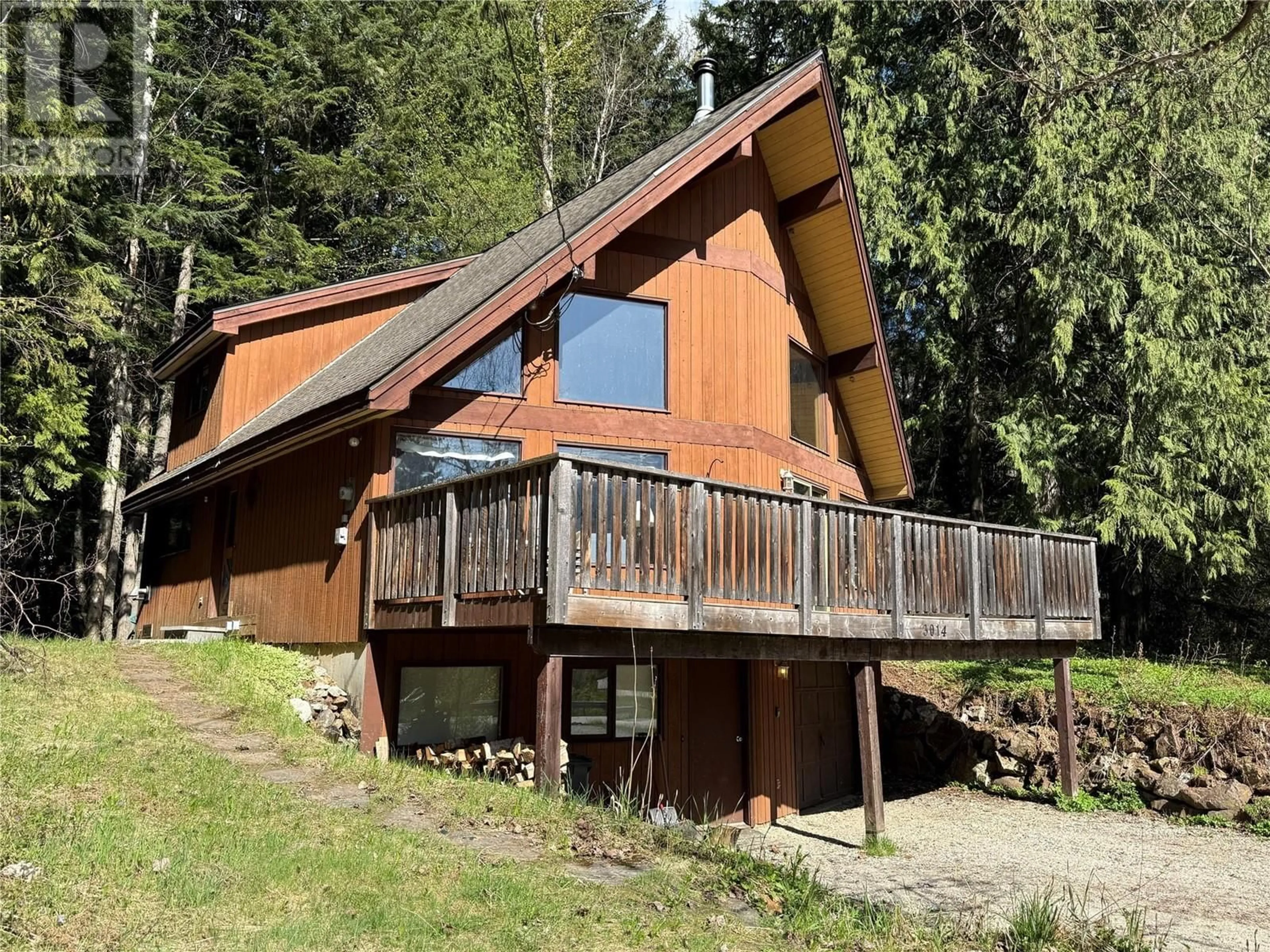 Home with vinyl exterior material, unknown for 3104 MCINNES ROAD, Revelstoke British Columbia V0E2S0