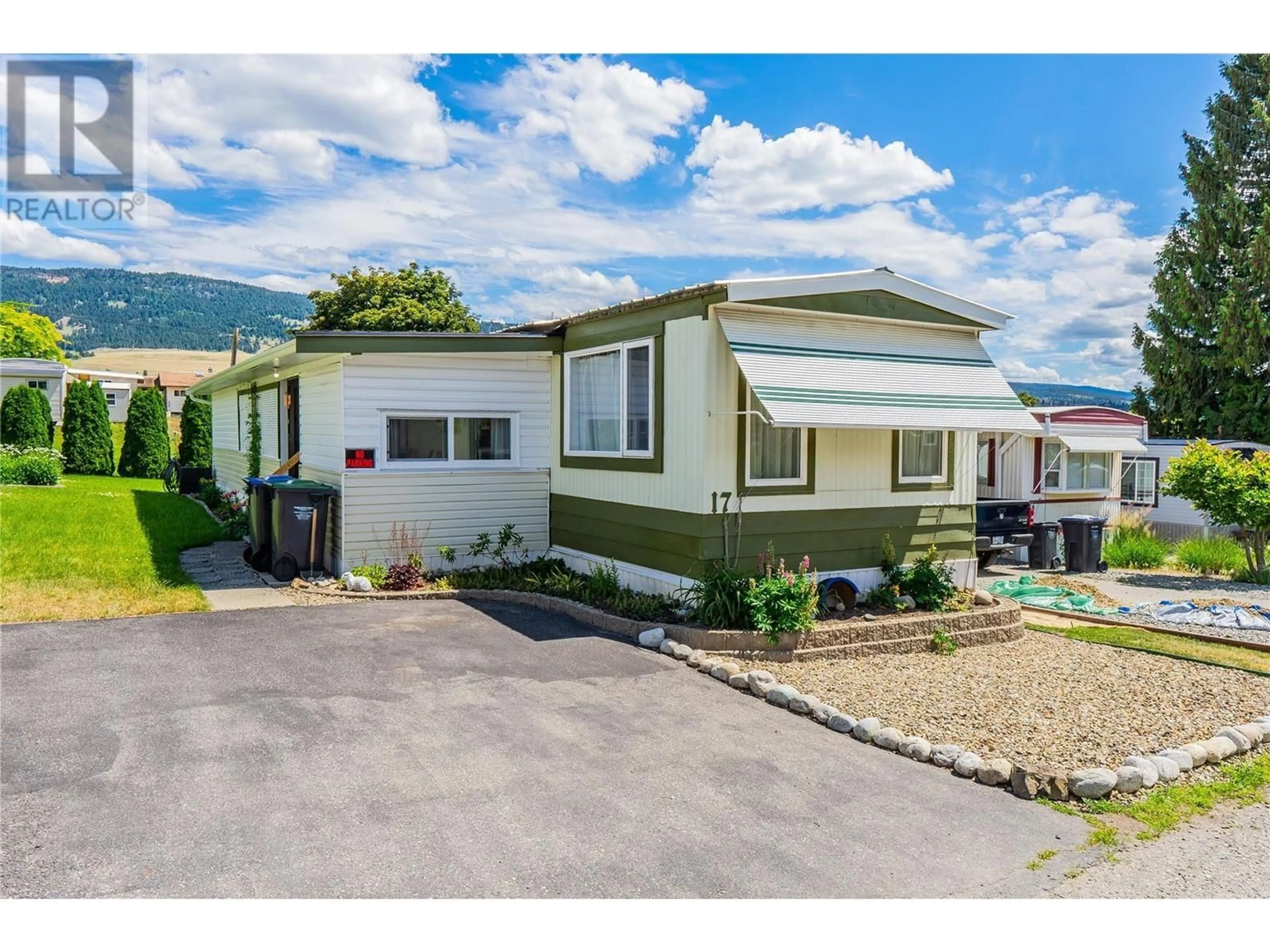 Home with vinyl exterior material, mountain view for 17 - 12022 PRETTY ROAD, Lake Country British Columbia V4V1H1