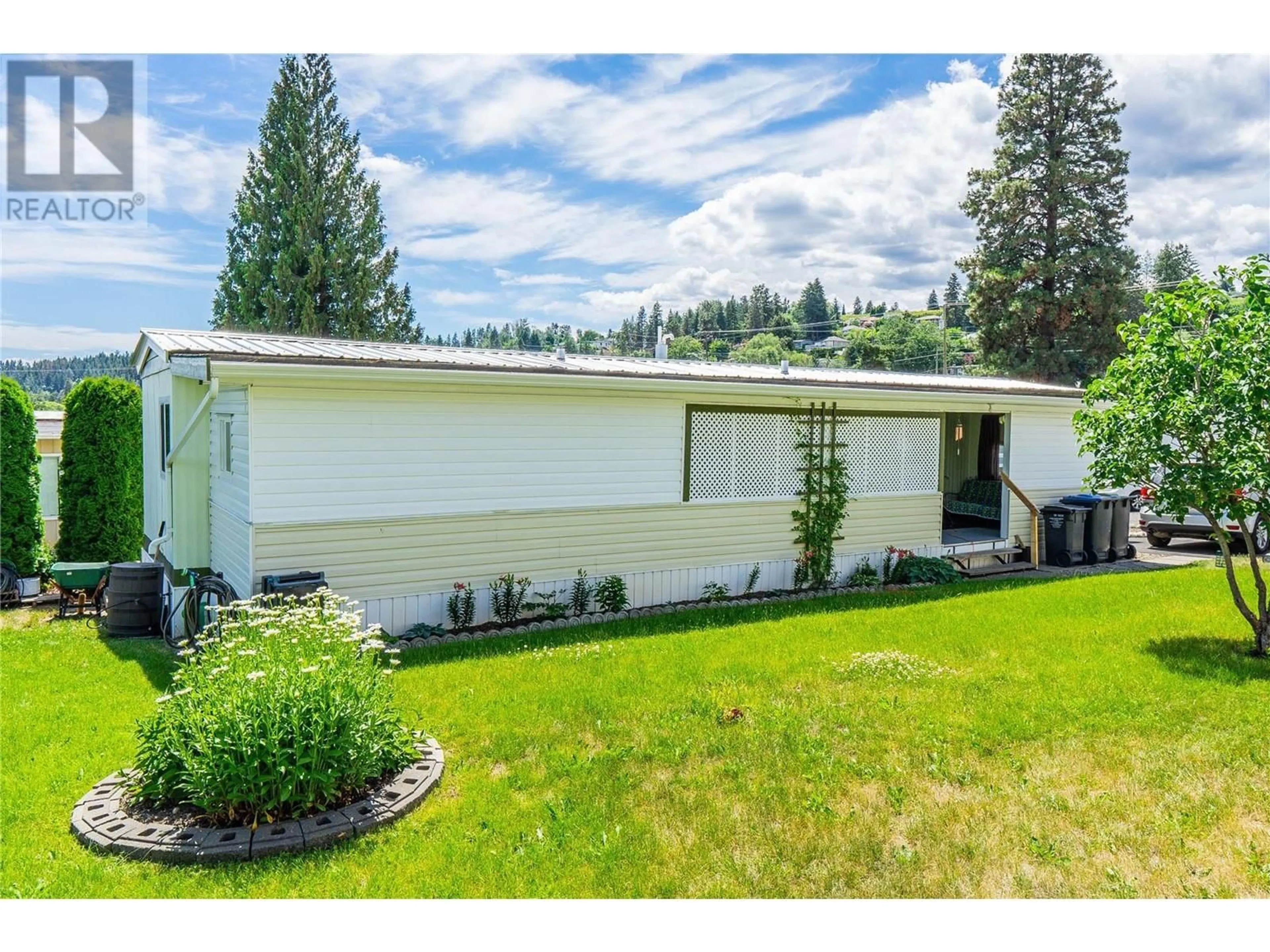 Home with vinyl exterior material, water/lake/river/ocean view for 17 - 12022 PRETTY ROAD, Lake Country British Columbia V4V1H1