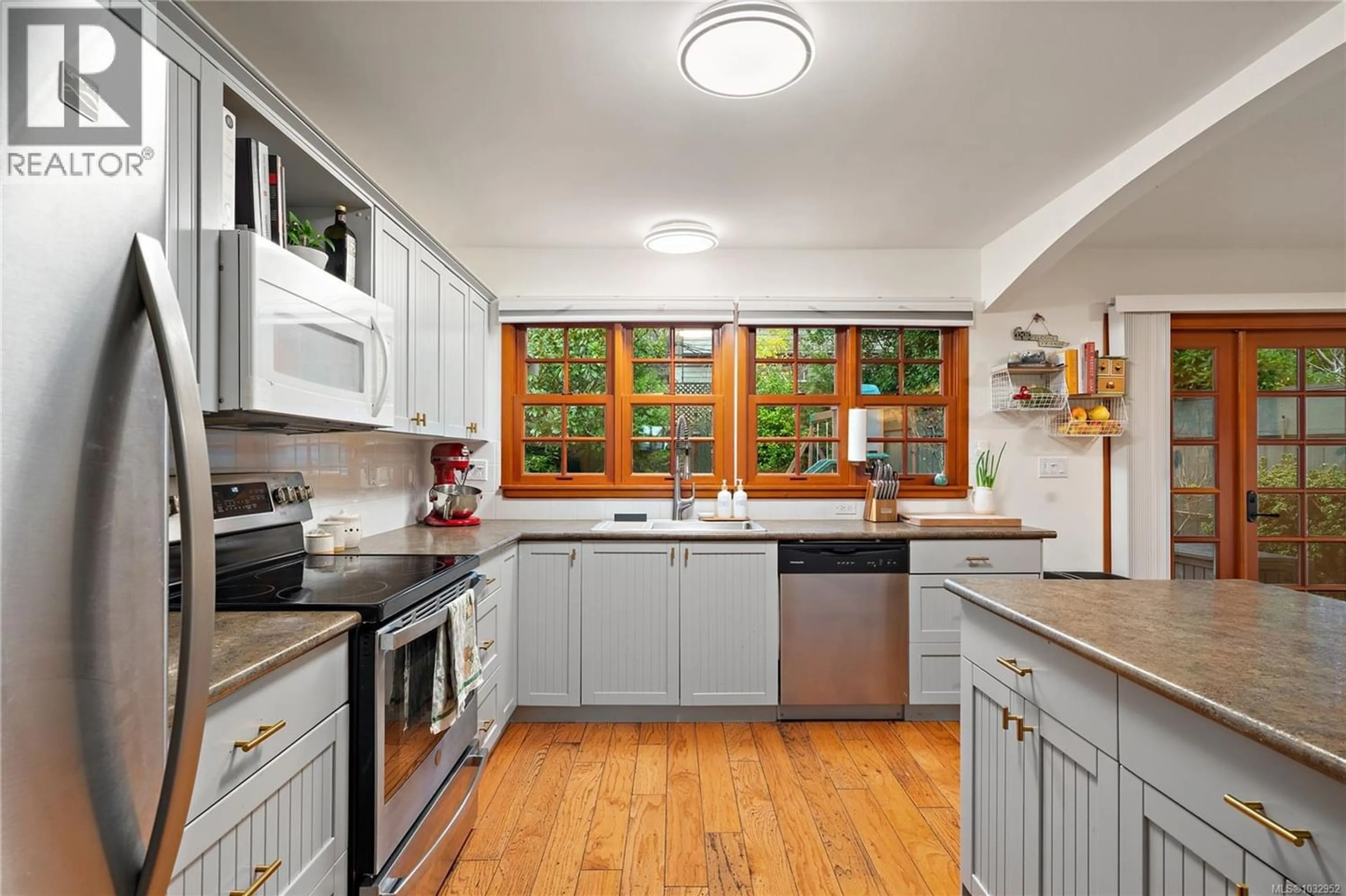 Unknown for 4000 CEDAR HILL ROAD, Saanich British Columbia V8N3C1