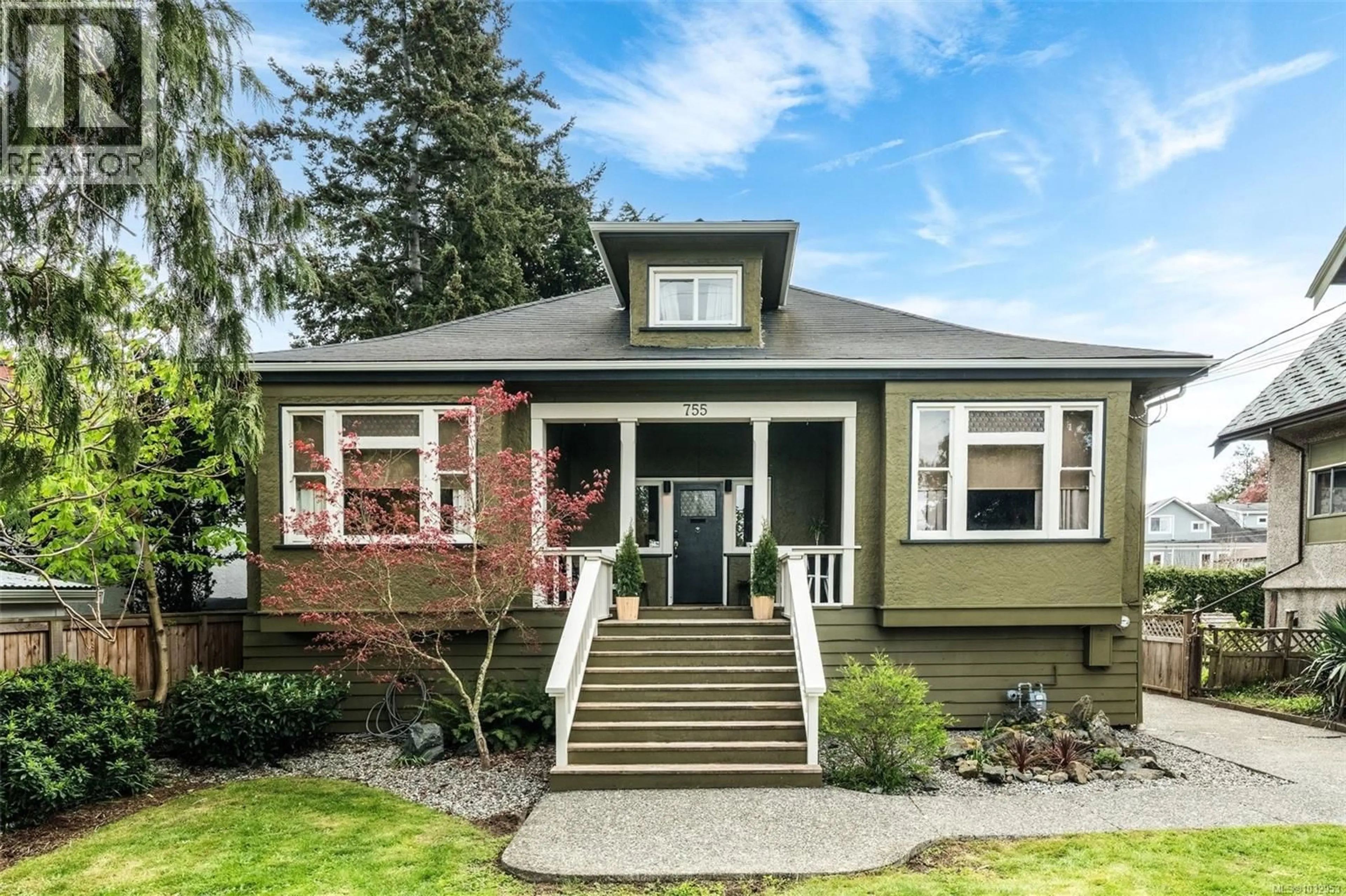 Home with vinyl exterior material, street for 755 WILSON STREET, Victoria British Columbia V9A3H4