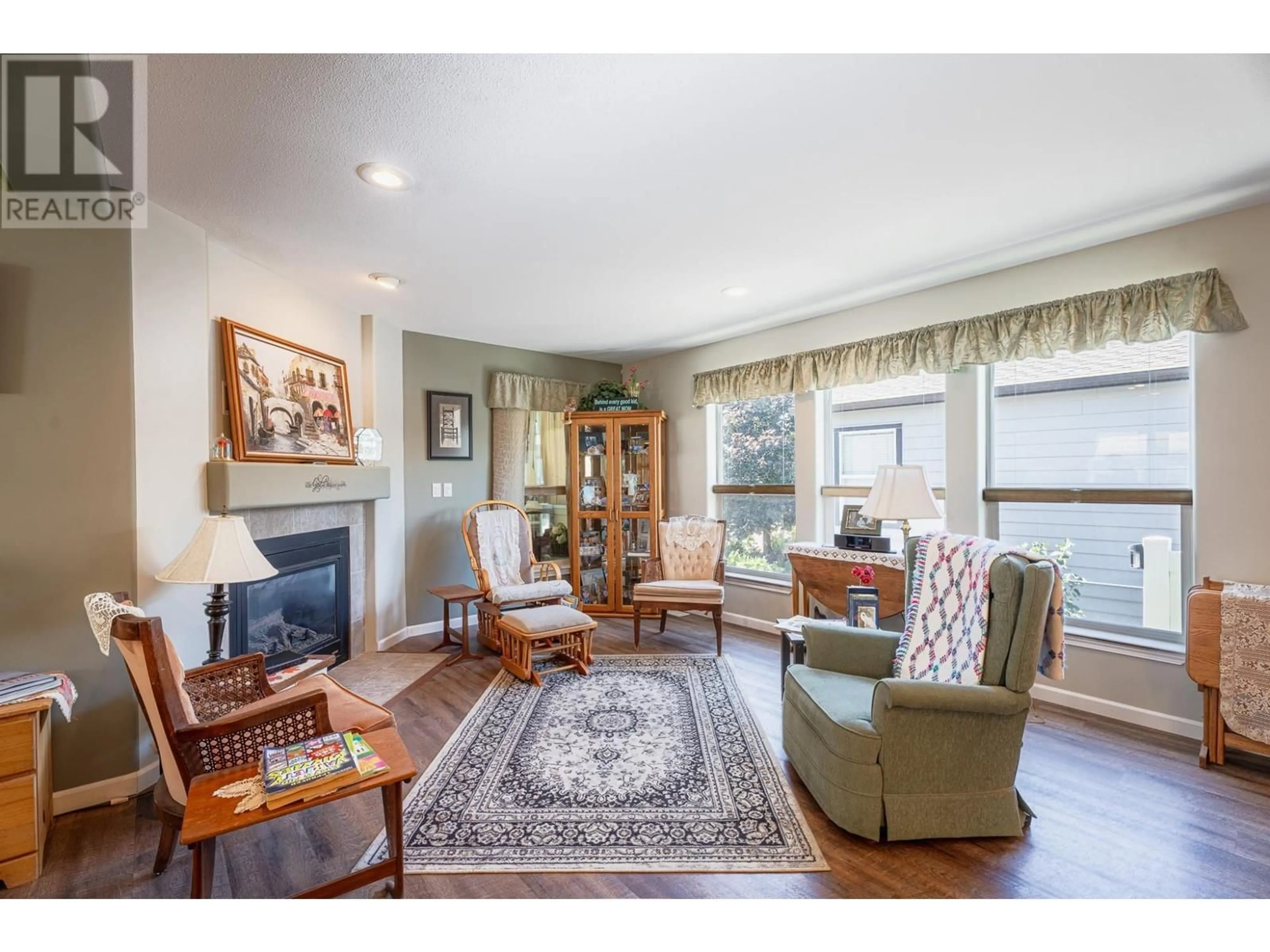 Living room with furniture, unknown for 3 - 1030 RICARDO ROAD, Kamloops British Columbia V2H1T7