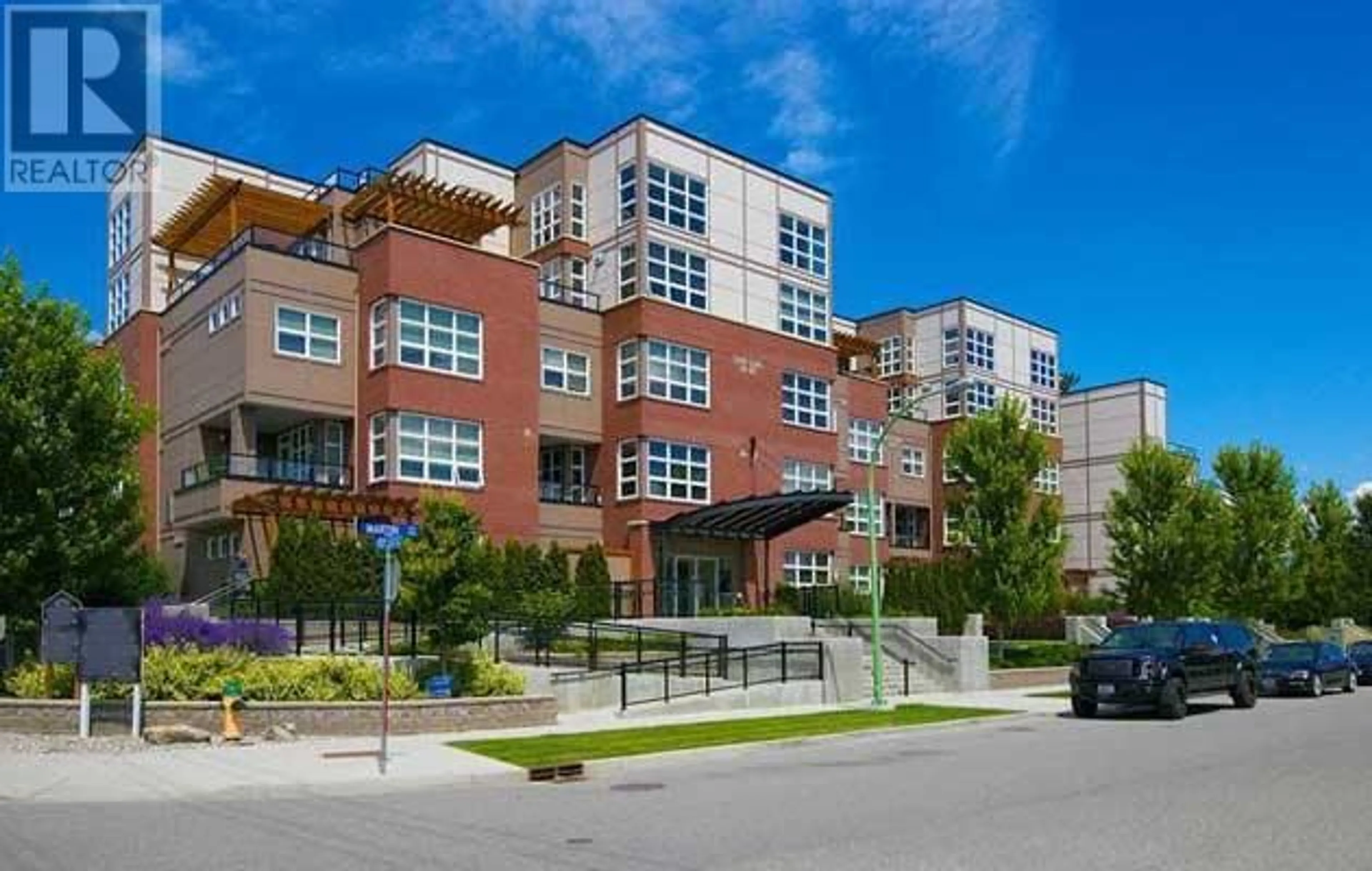 Patio, building for 409 - 700 MARTIN AVENUE, Kelowna British Columbia V1Y6V3