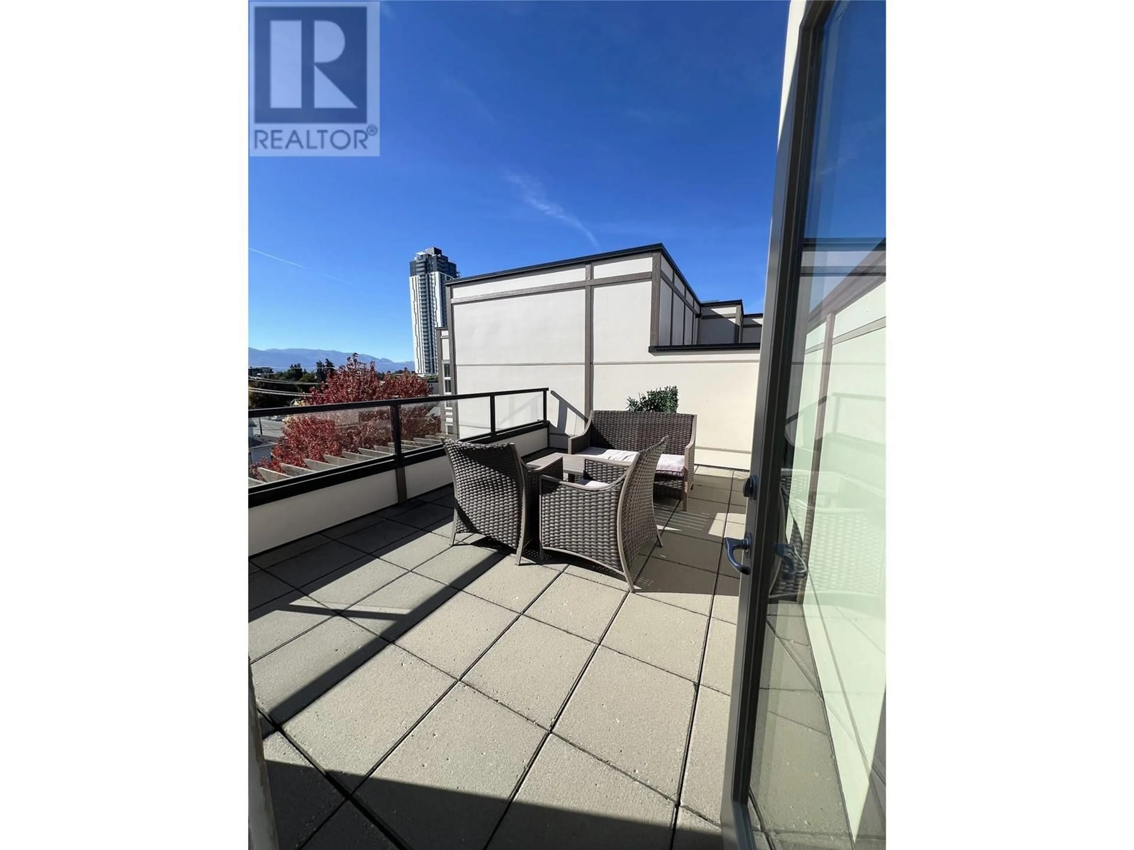 Patio, the street view for 700 Martin Avenue Unit# 409, Kelowna British Columbia V1Y6V3