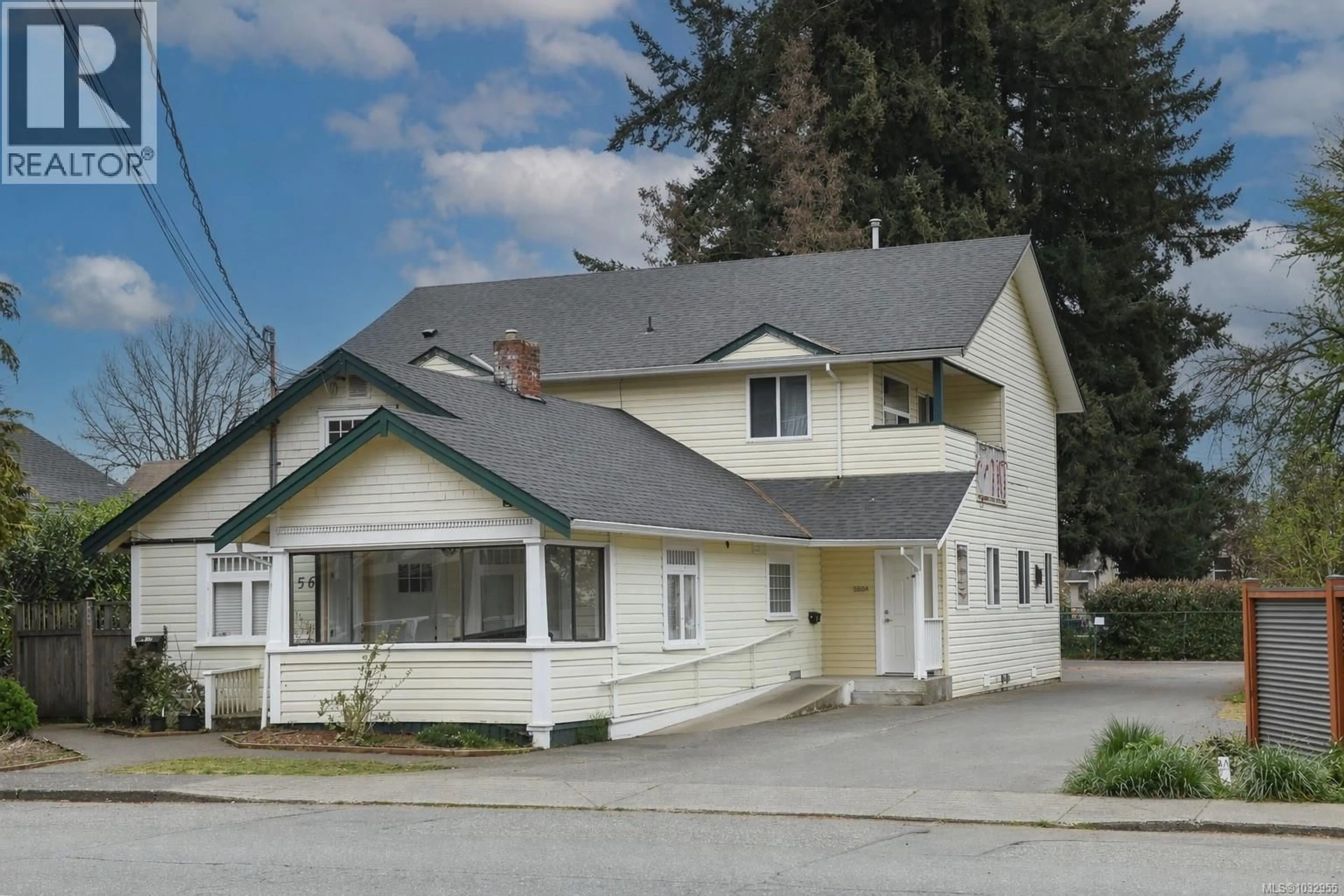 Unknown for 560 4TH STREET, Courtenay British Columbia V9N1H2