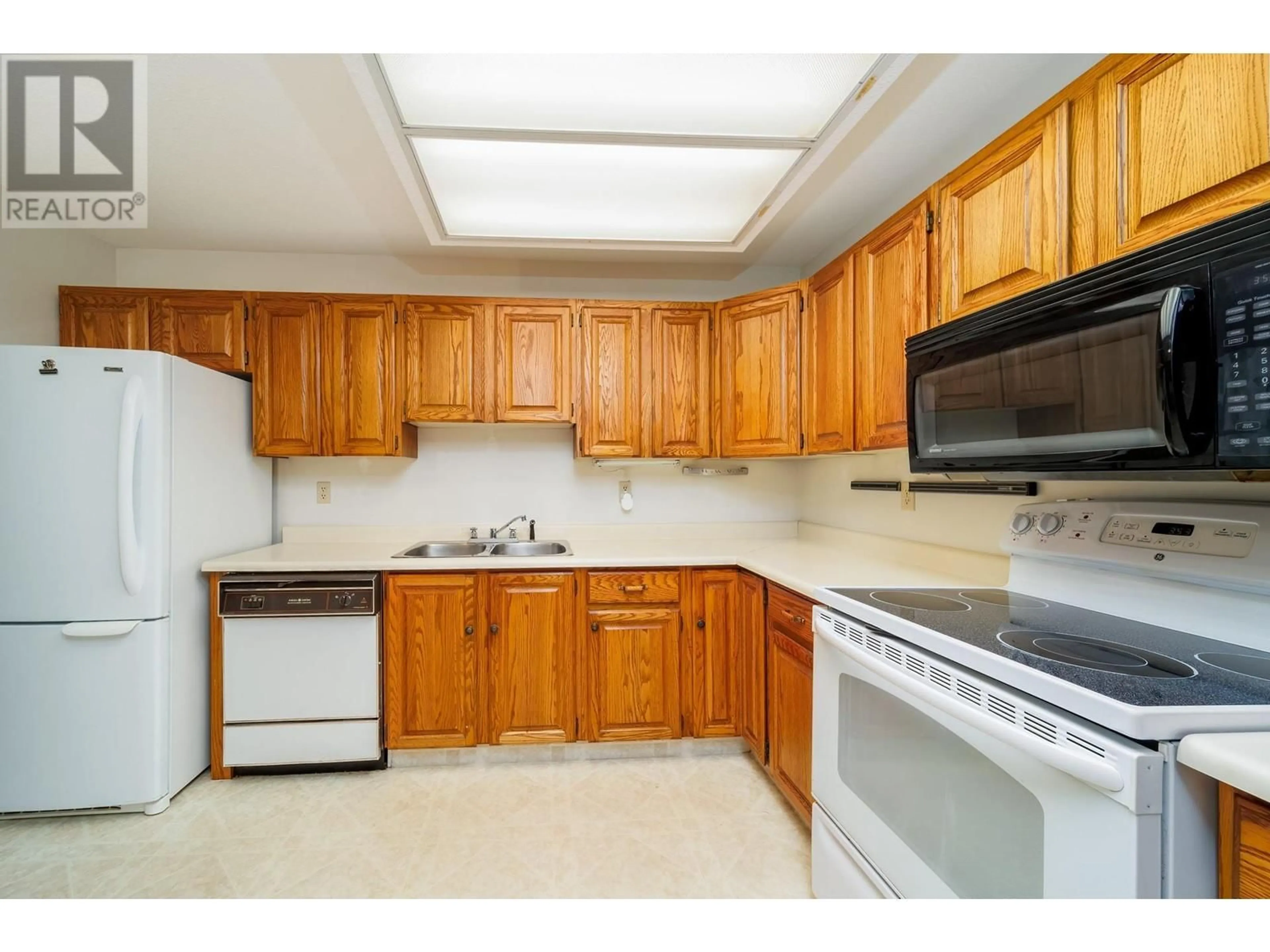 Standard kitchen for 1055 Glenwood Avenue Unit# 101, Kelowna British Columbia V1Y5M8