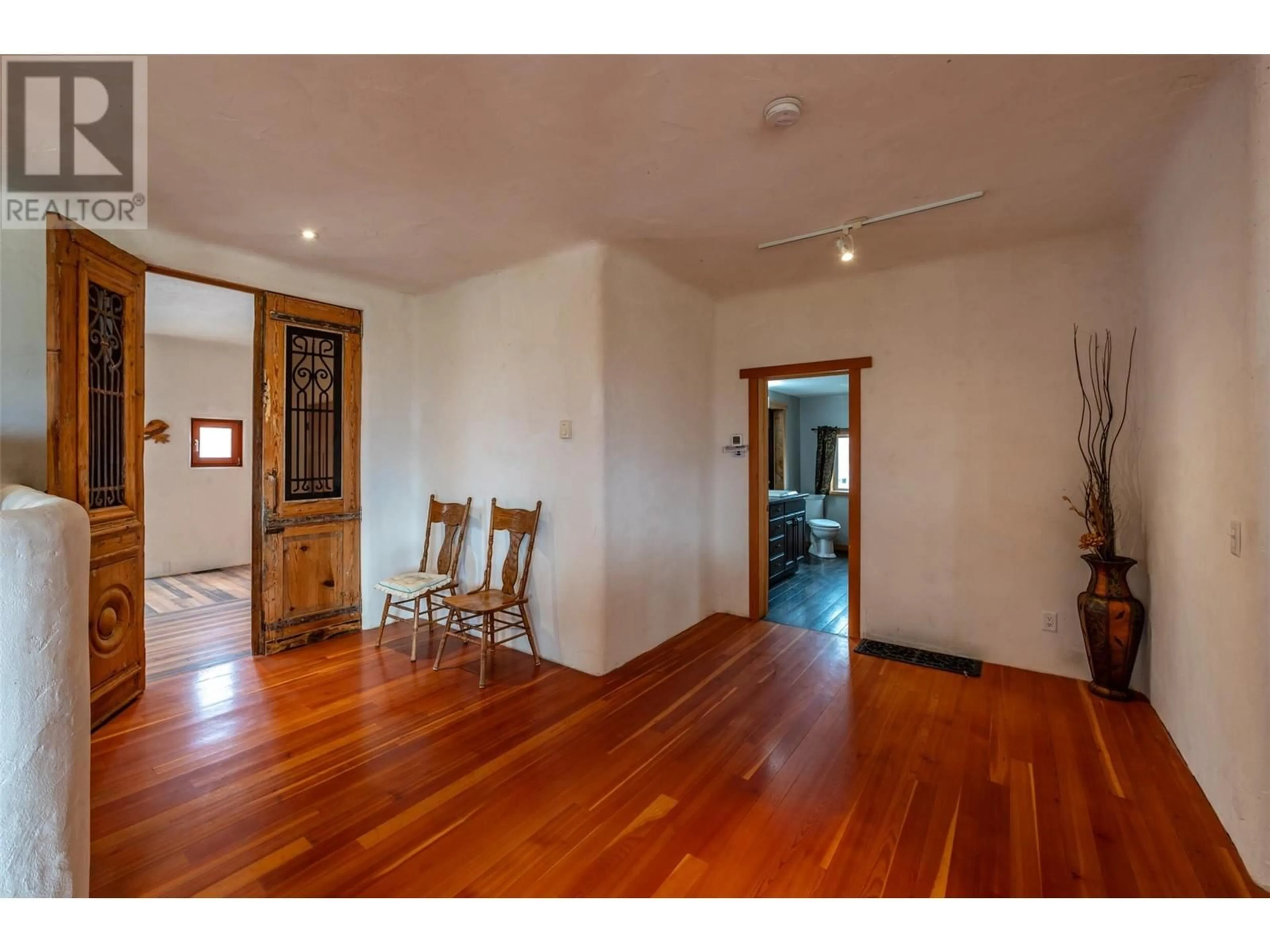 Indoor foyer, wood floors for 510 BEECROFT RIVER Road, Cawston British Columbia V0X1C1