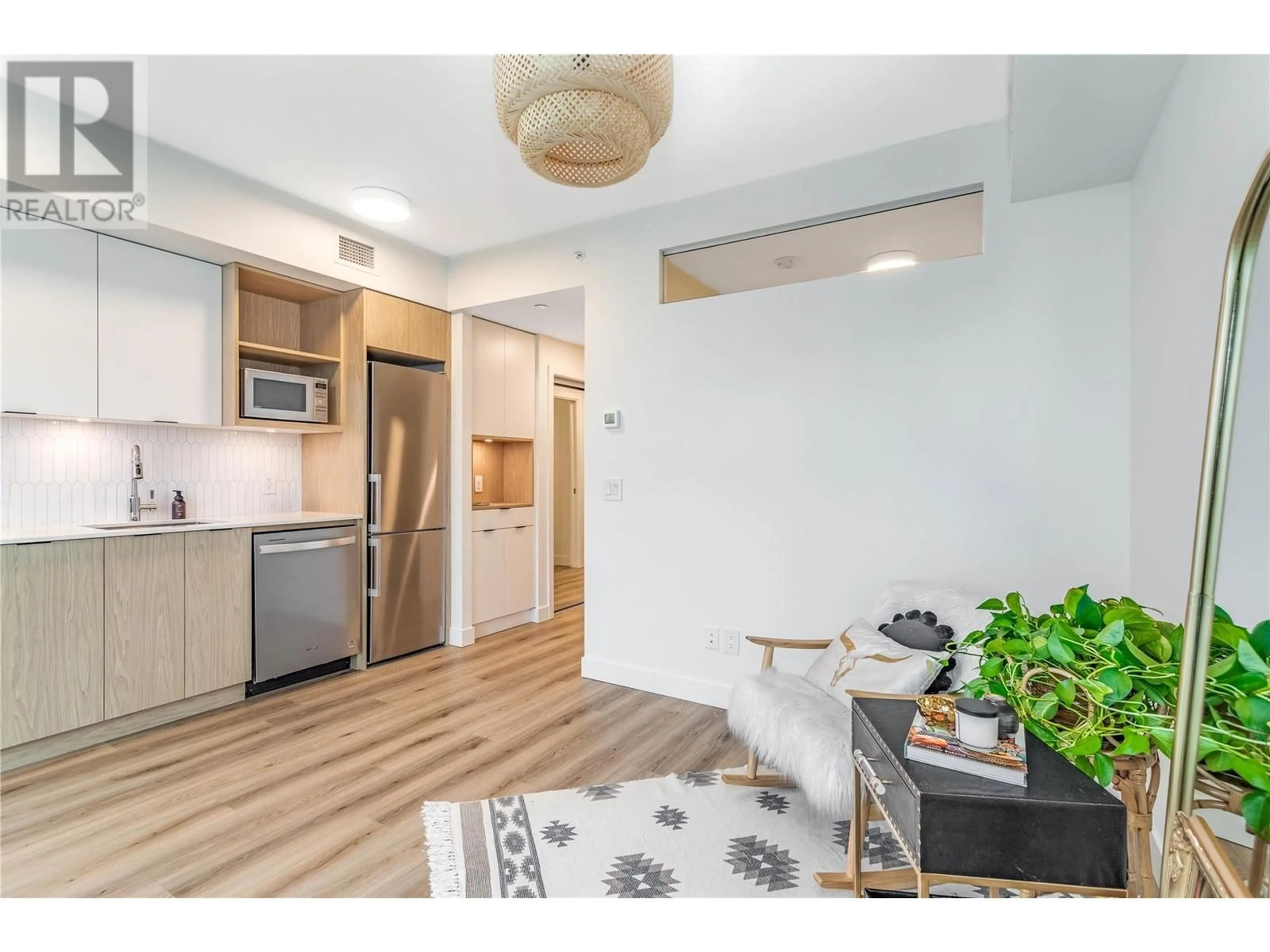 Open concept kitchen for 1488 Bertram Street Unit# 1811, Kelowna British Columbia V1Y0M6