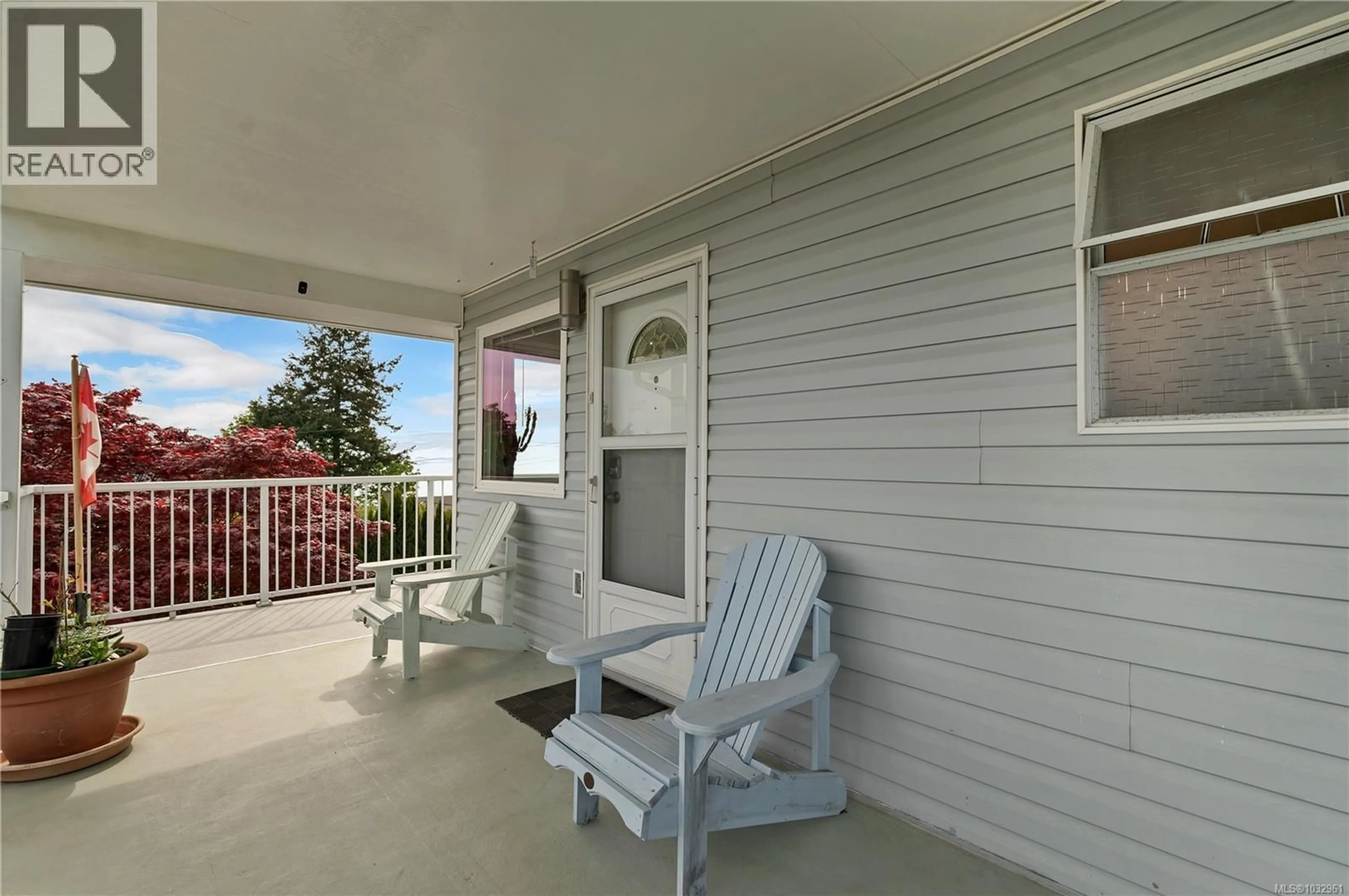 Patio, water/lake/river/ocean view for 208 ALDER STREET SOUTH, Campbell River British Columbia V9W2N6
