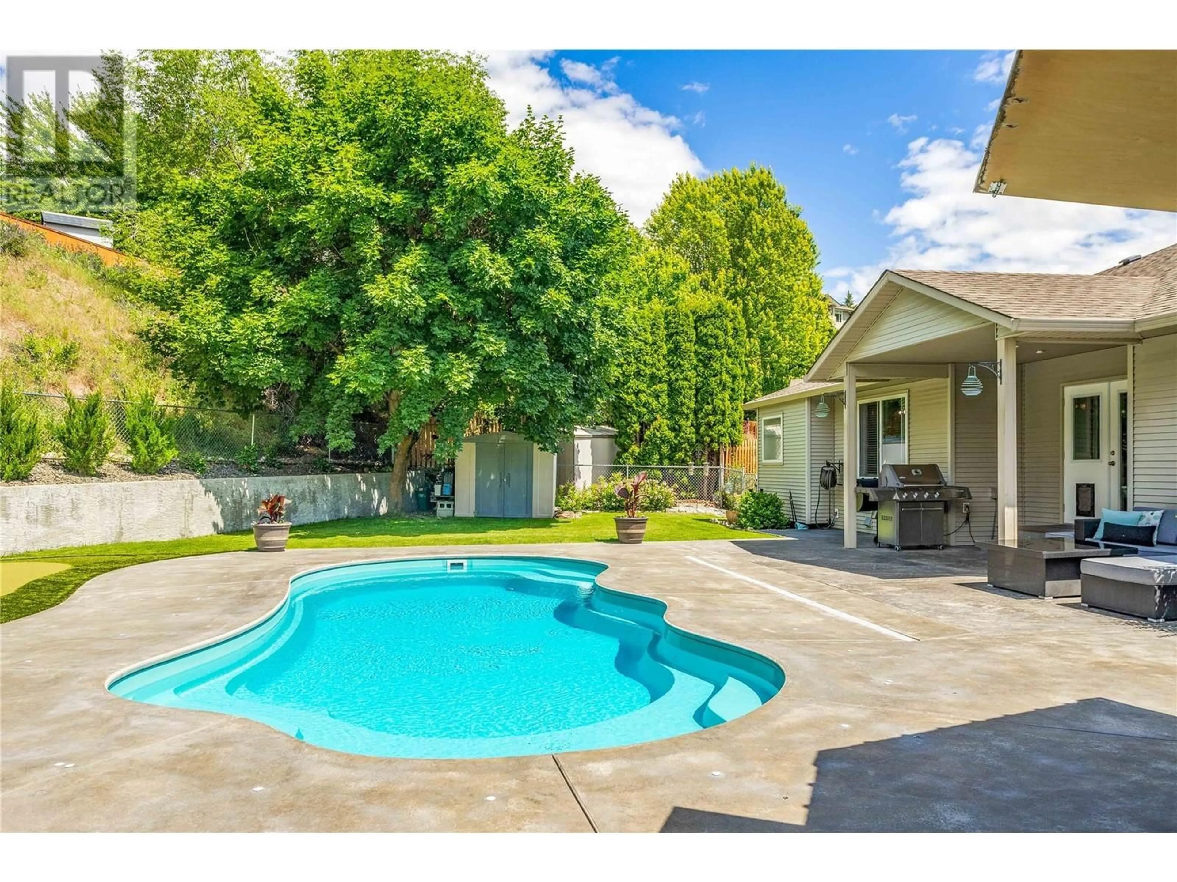 Indoor or outdoor pool for 1492 Longley Crescent, Kelowna British Columbia V1P1N1