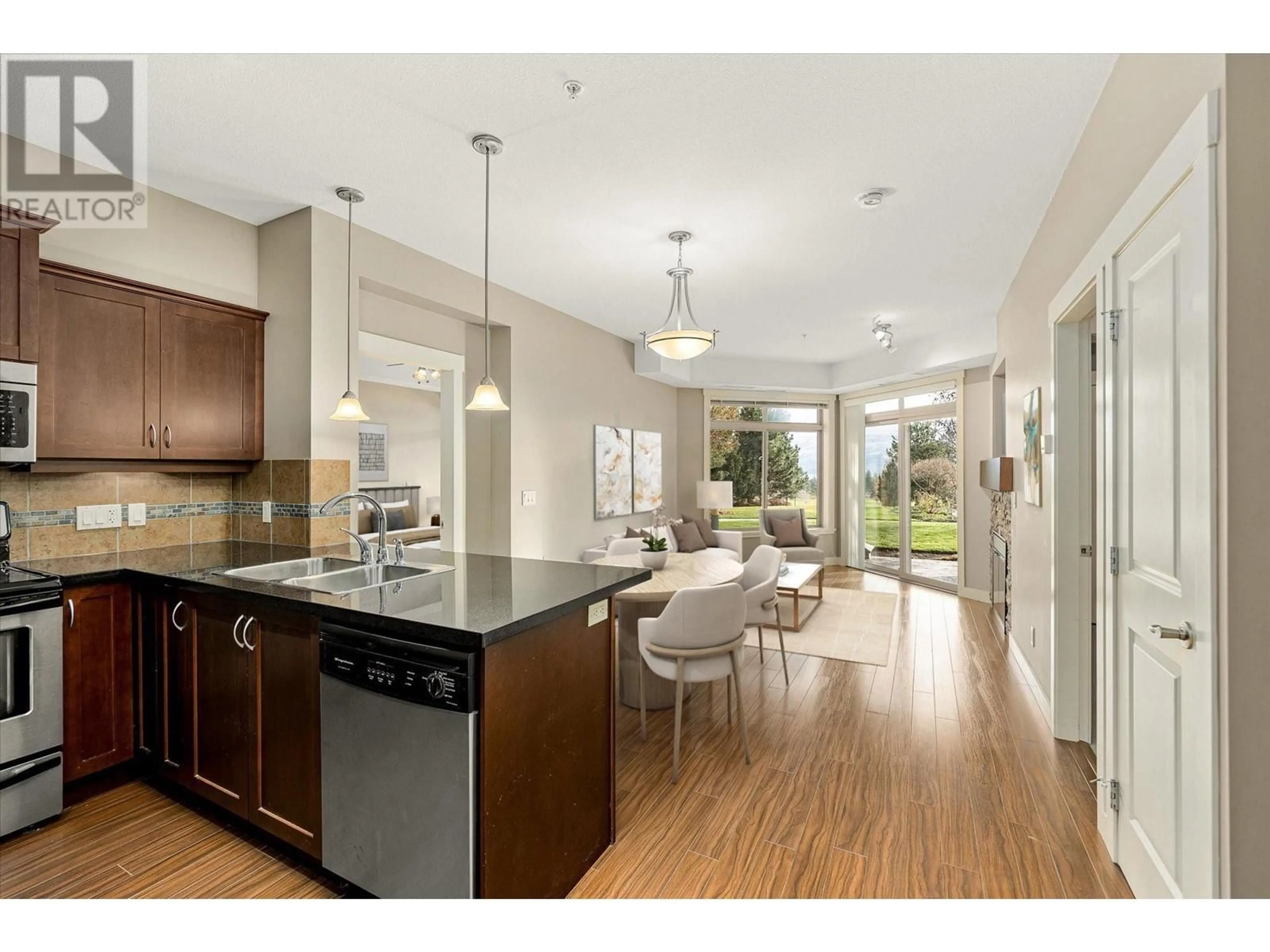 Open concept kitchen for 3521 Carrington Road Unit# 114, West Kelowna British Columbia V4T2Z9