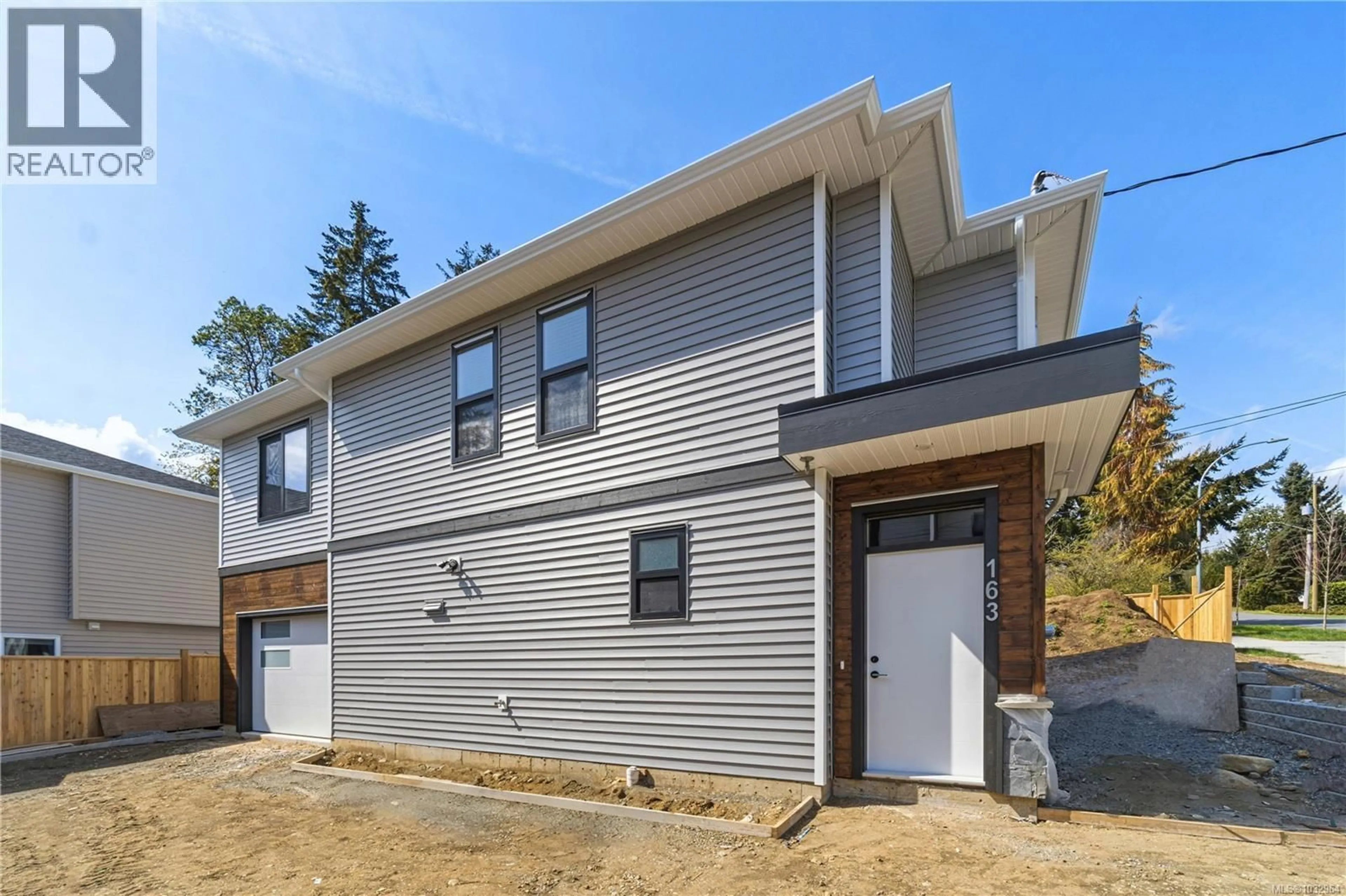 Home with vinyl exterior material, street for 163 ALBERTA ROAD, Nanaimo British Columbia V9X1A1