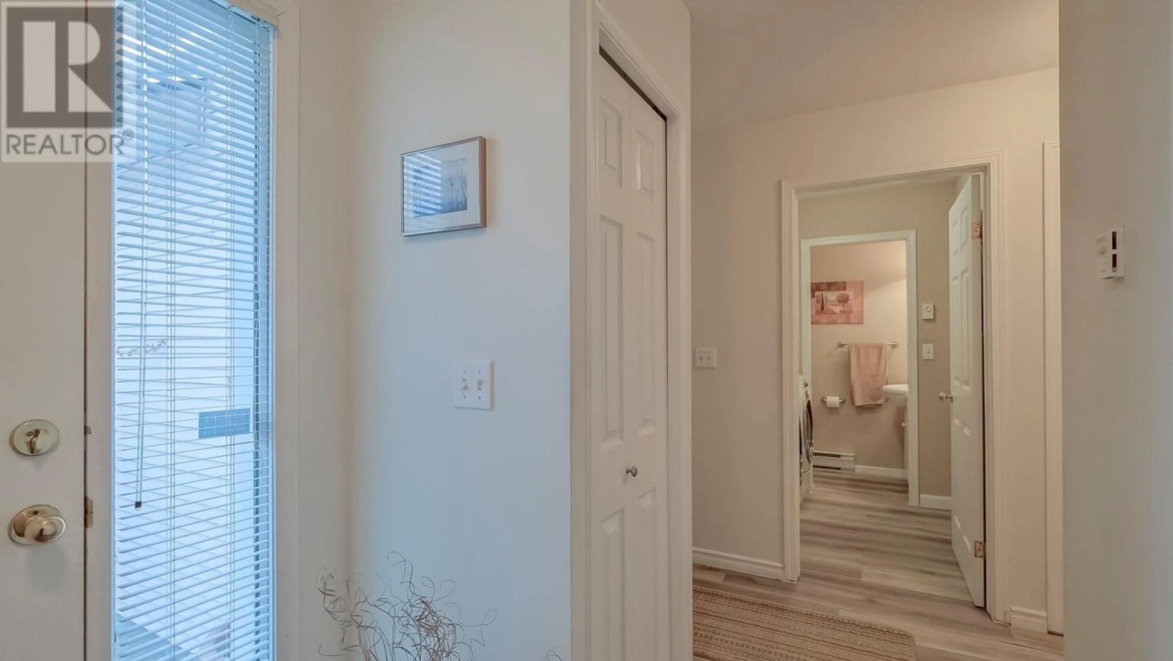 Indoor entryway for 104 - 160 CELANO CRESCENT, Kelowna British Columbia V1V1X9