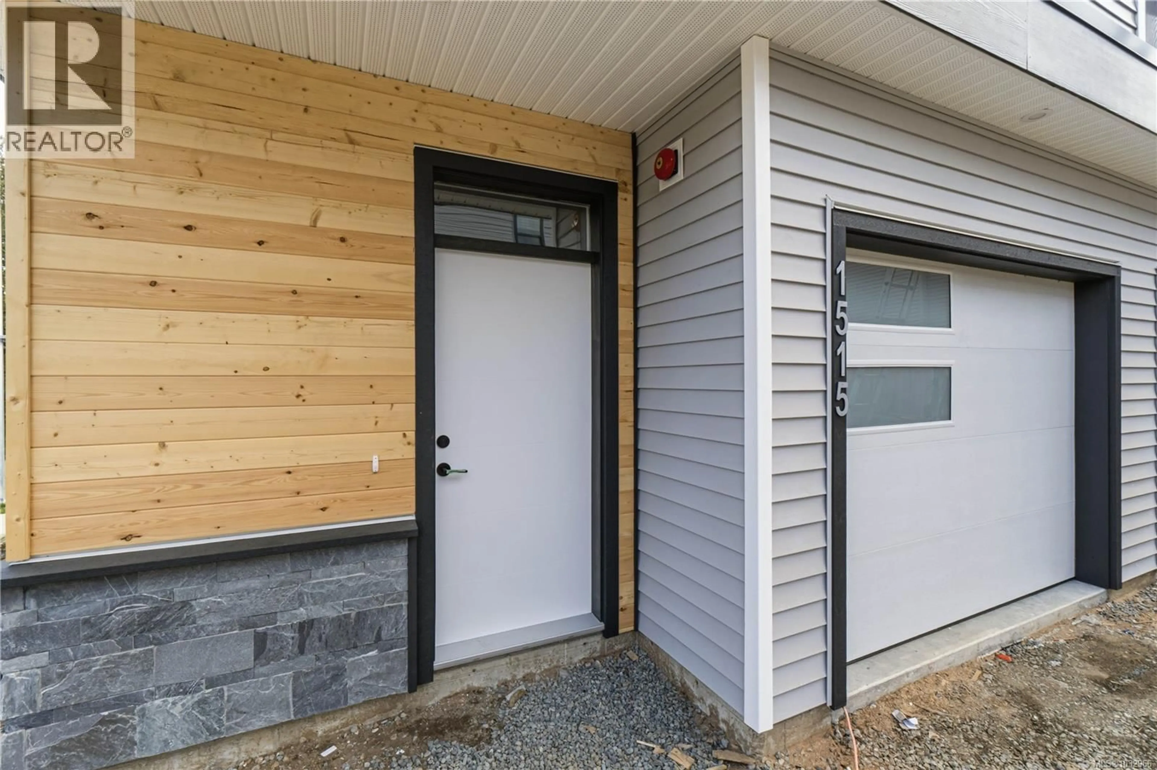 Indoor entryway for 1515 MARBAN ROAD, Nanaimo British Columbia V9X1A1