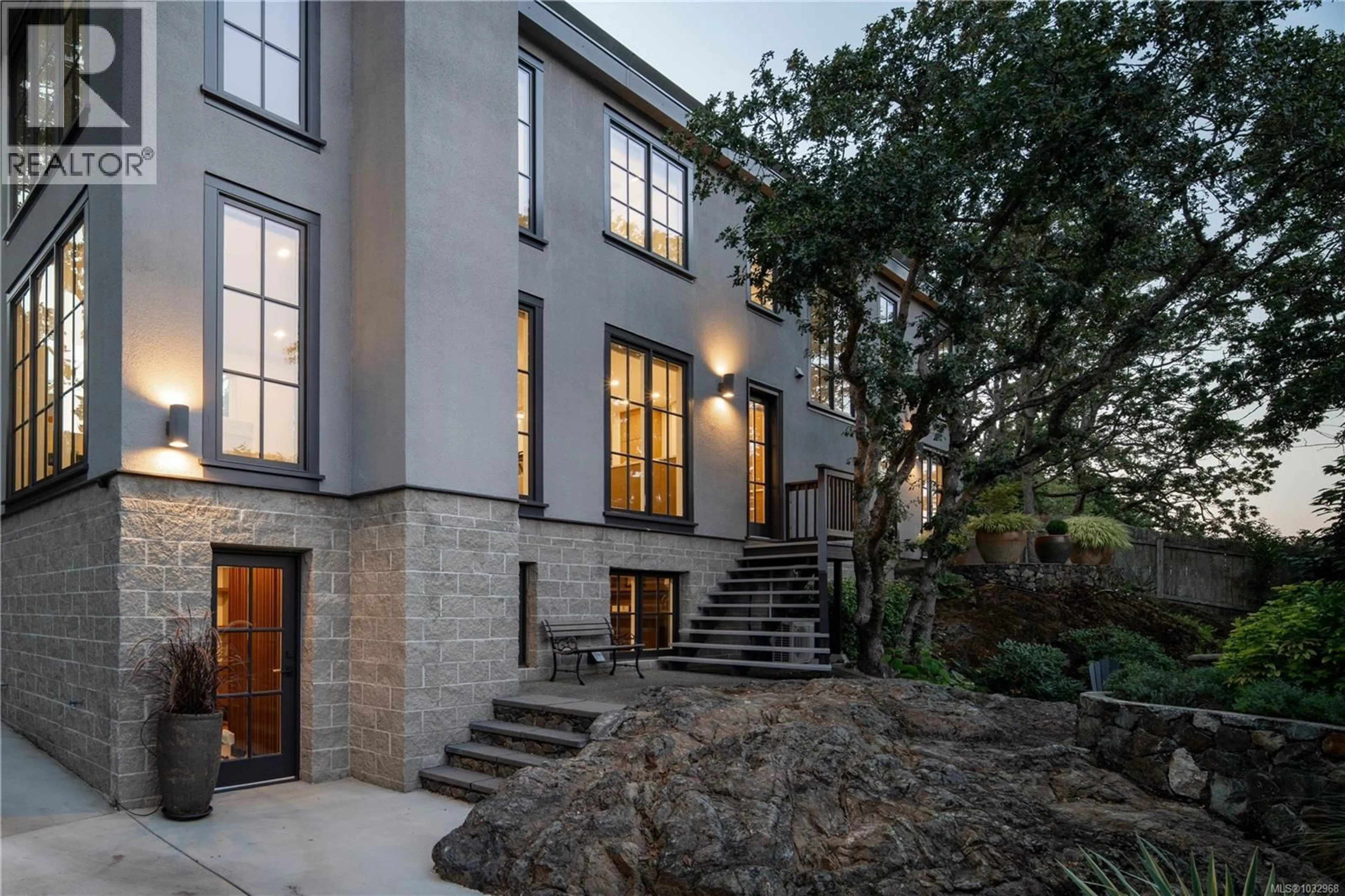 Unknown for 2175 GRANITE STREET, Oak Bay British Columbia V8S3G8