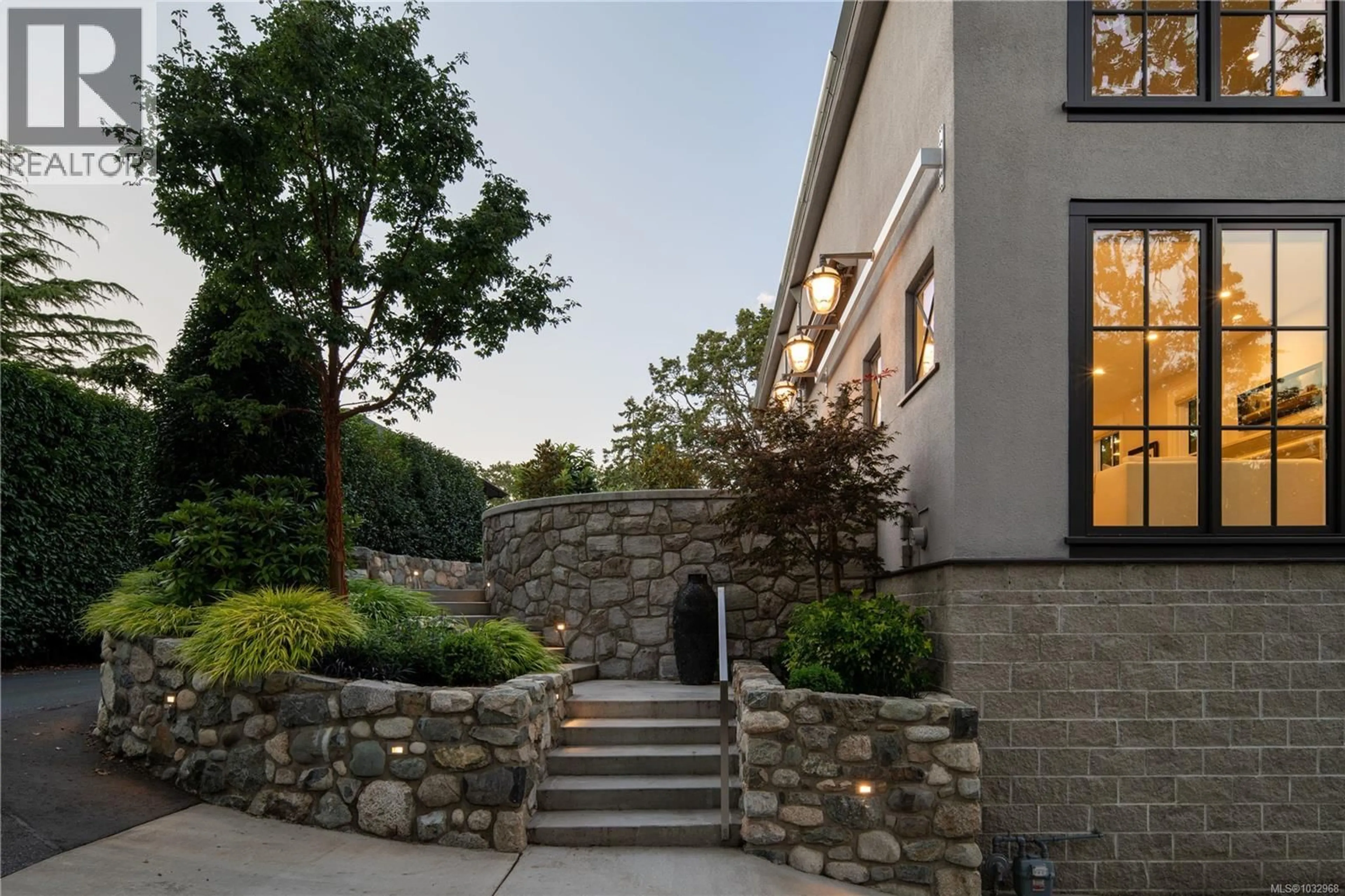 Unknown for 2175 GRANITE STREET, Oak Bay British Columbia V8S3G8