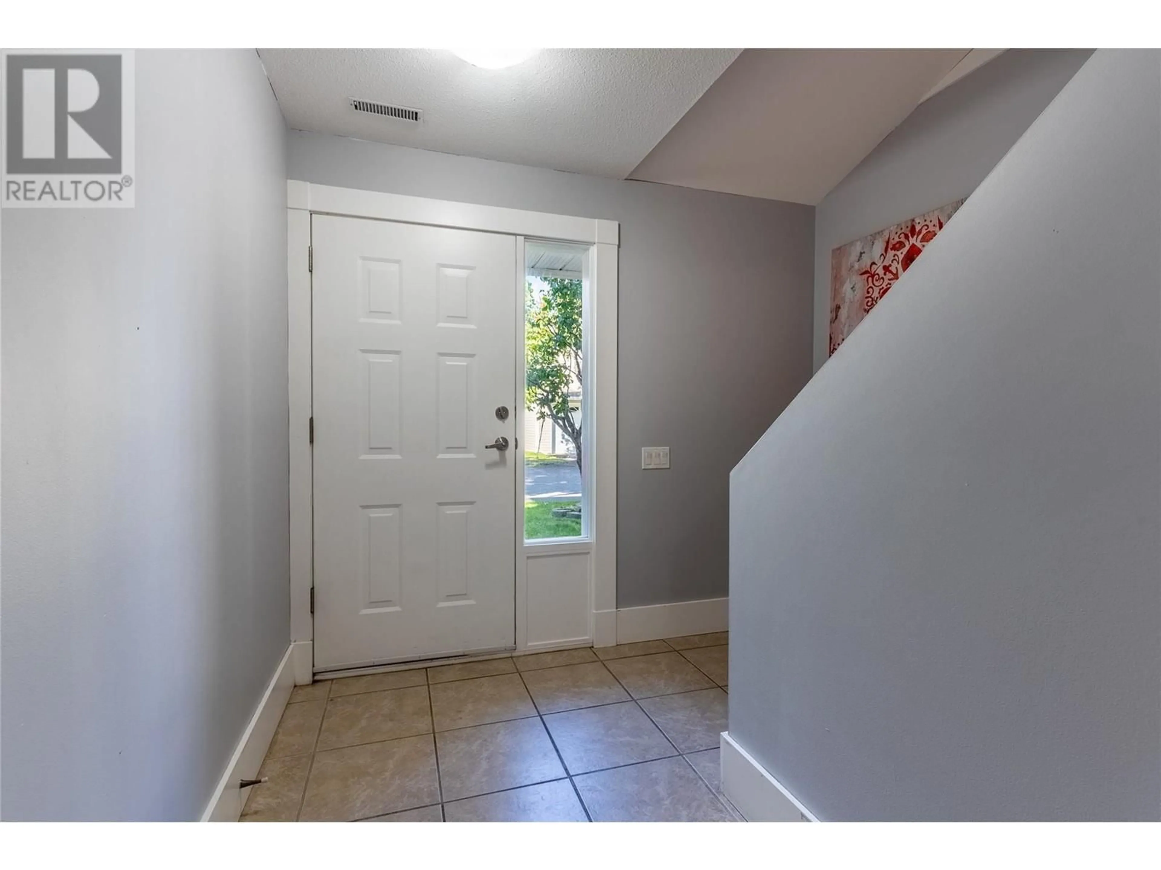 Indoor entryway, wood floors for 2714 TRANQUILLE Road Unit# 23, Kamloops British Columbia V2B7Y2